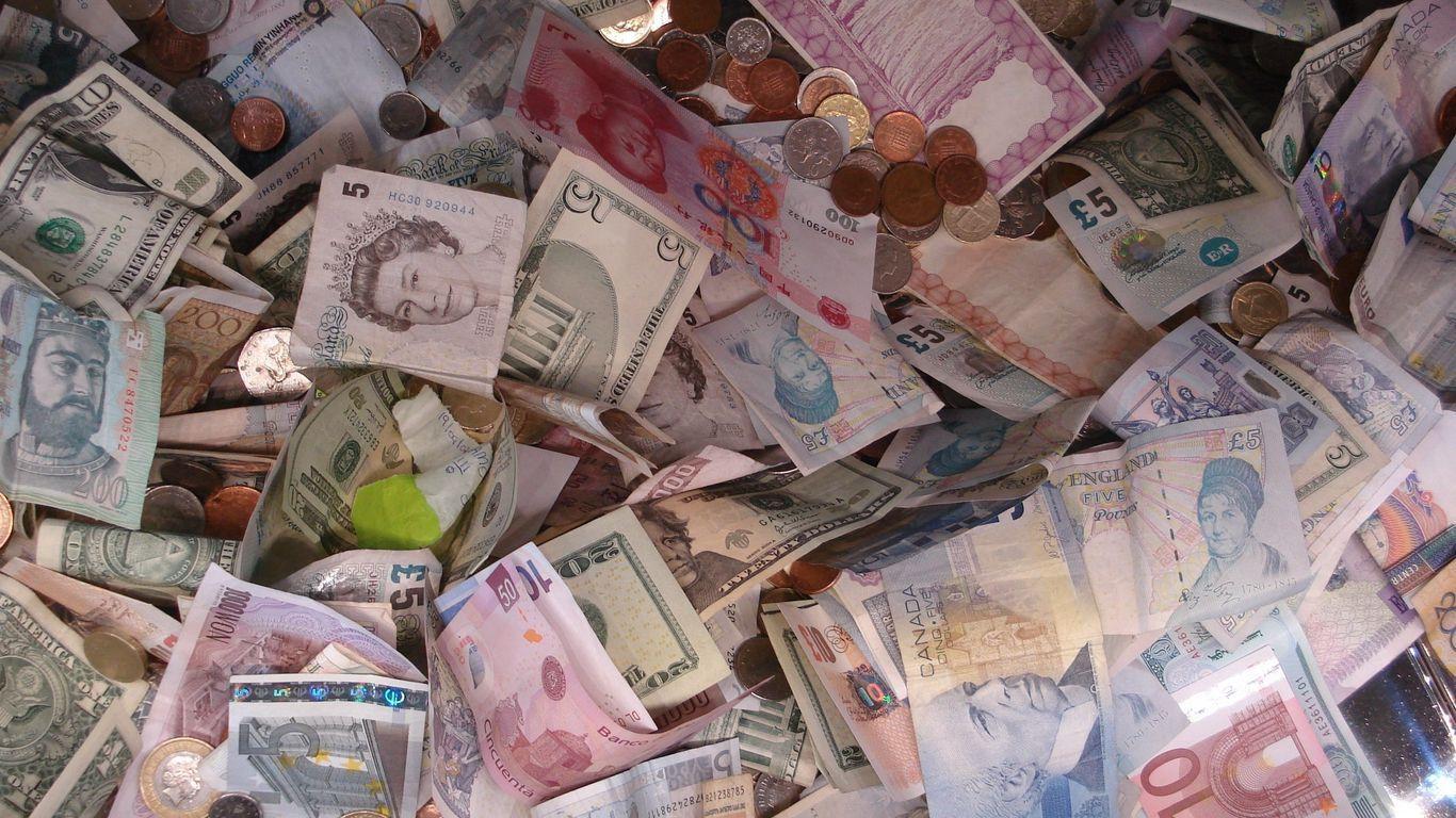 1366x768 Download wallpaper 1366x768 money, notes, paper, set tablet