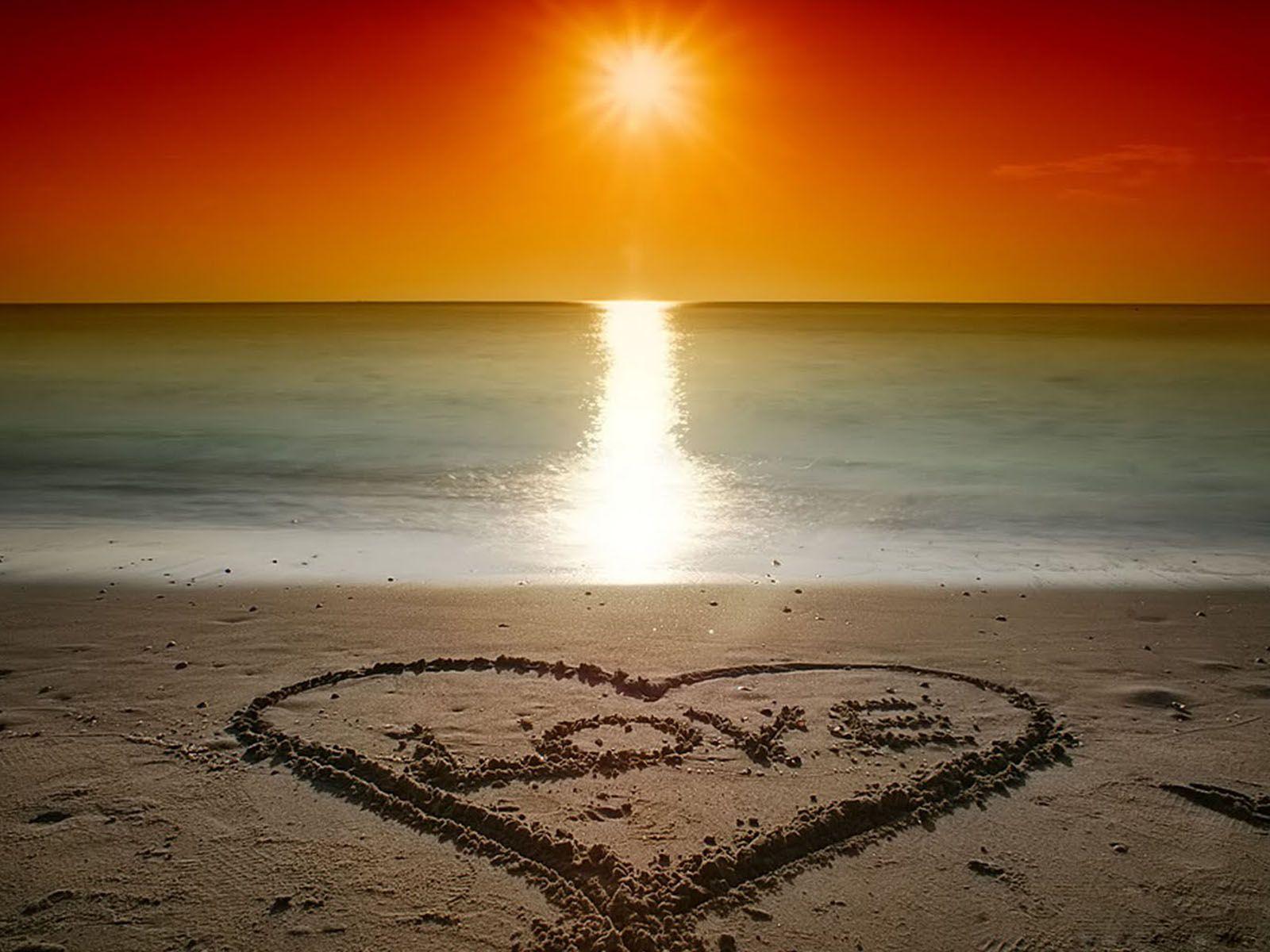 1600x1200 Free download wallpaper Valentines Beach Love Wallpaper