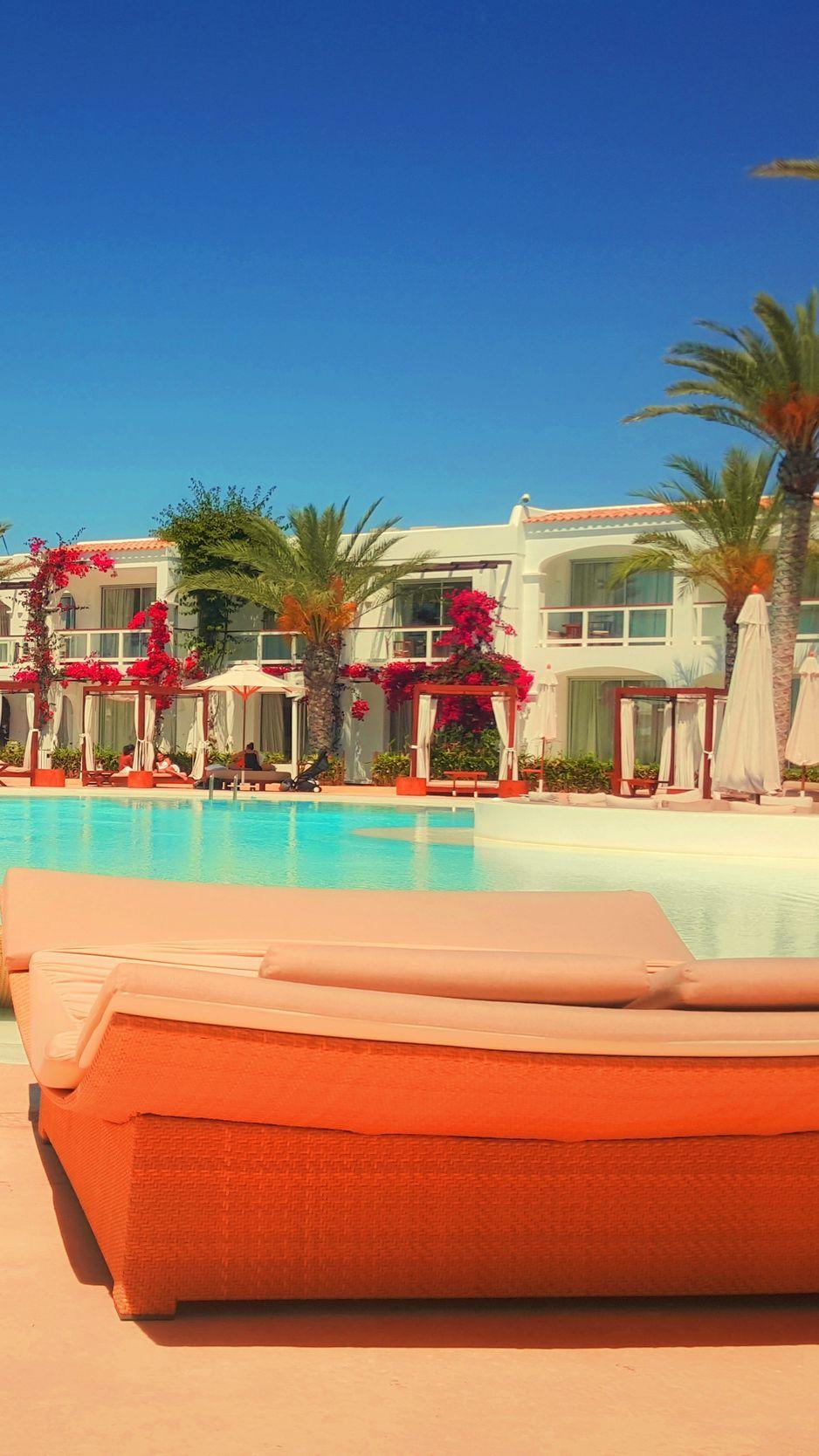 938x1668 Download wallpaper 938x1668 resort, hotel, pool, relaxation