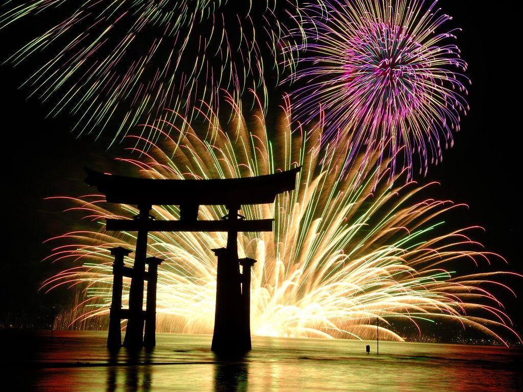 Japanese Fireworks Wallpapers Top Free Japanese Fireworks Backgrounds Wallpaperaccess