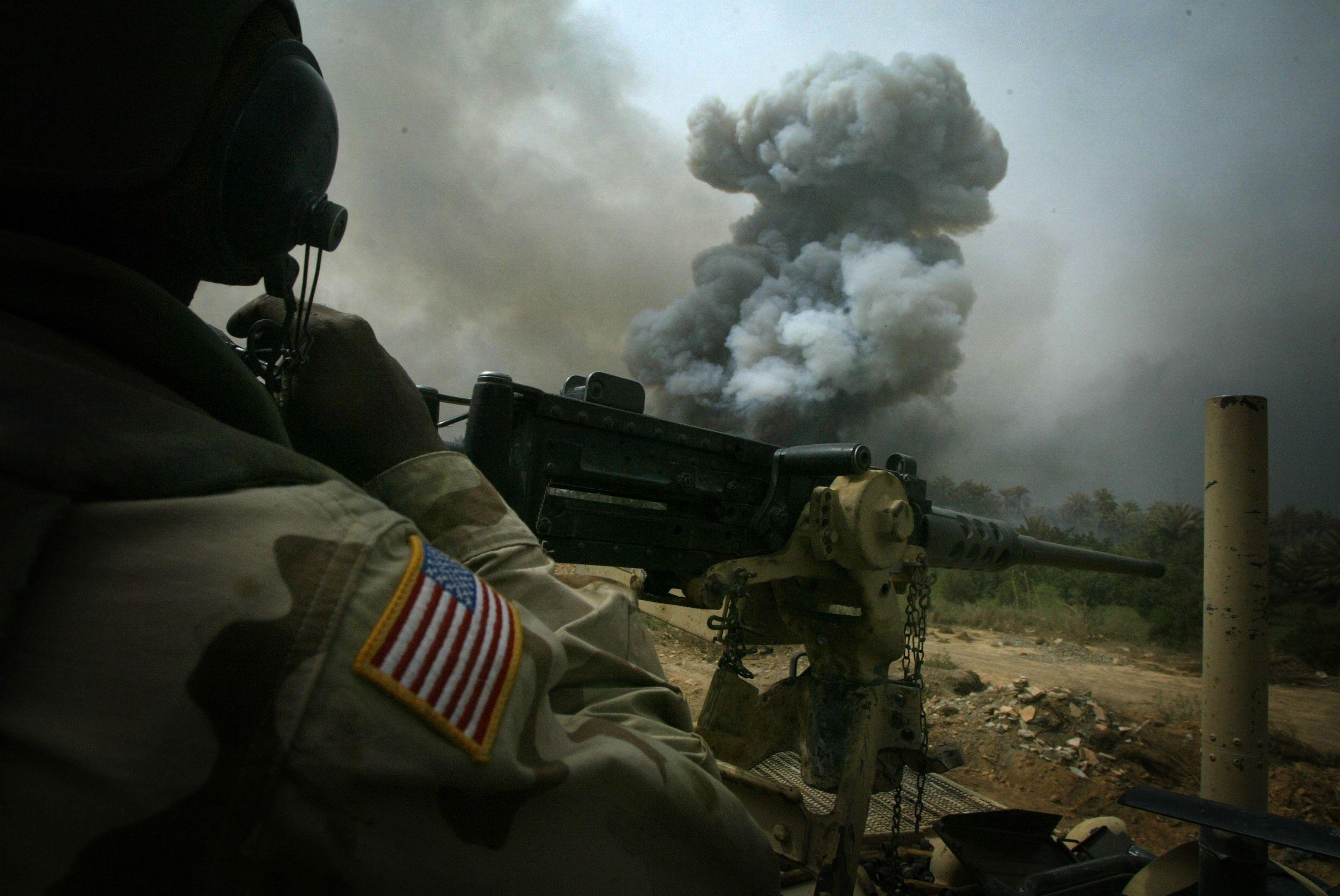 2464x1648 American Army Power Smoke Soldiers Heavy Weapons wallpaper at