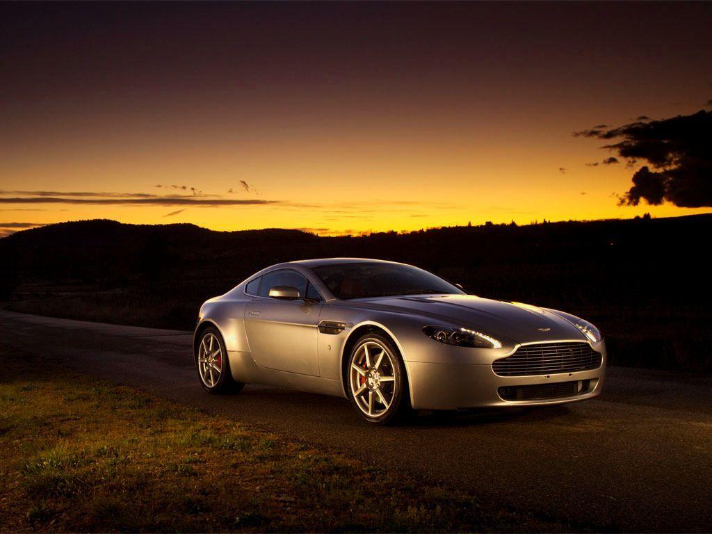 1024x768 Aston Martin V8 Vantage Wallpaper