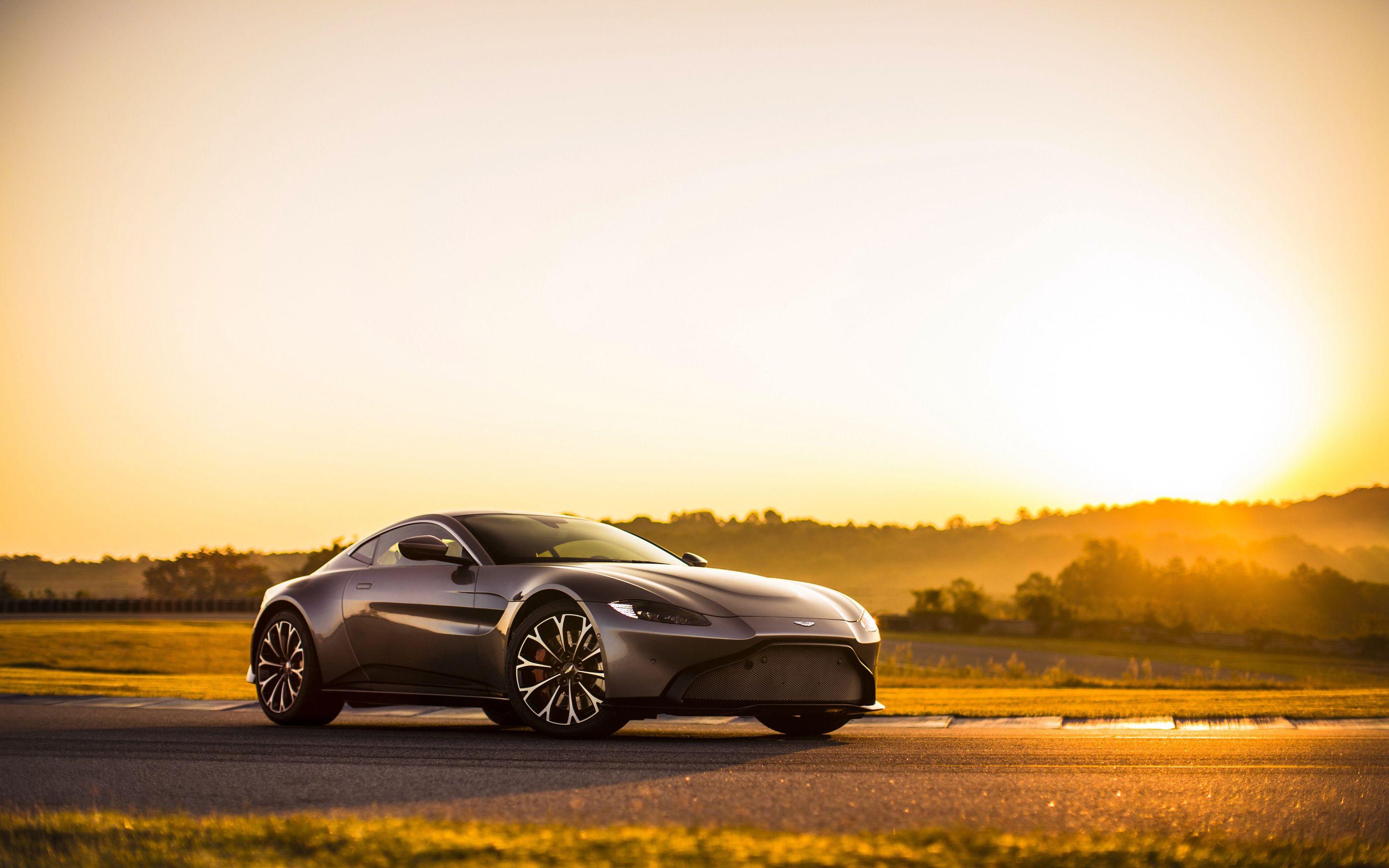 2880x1800 Aston Martin Vantage 2018 Macbook Pro Retina HD 4k