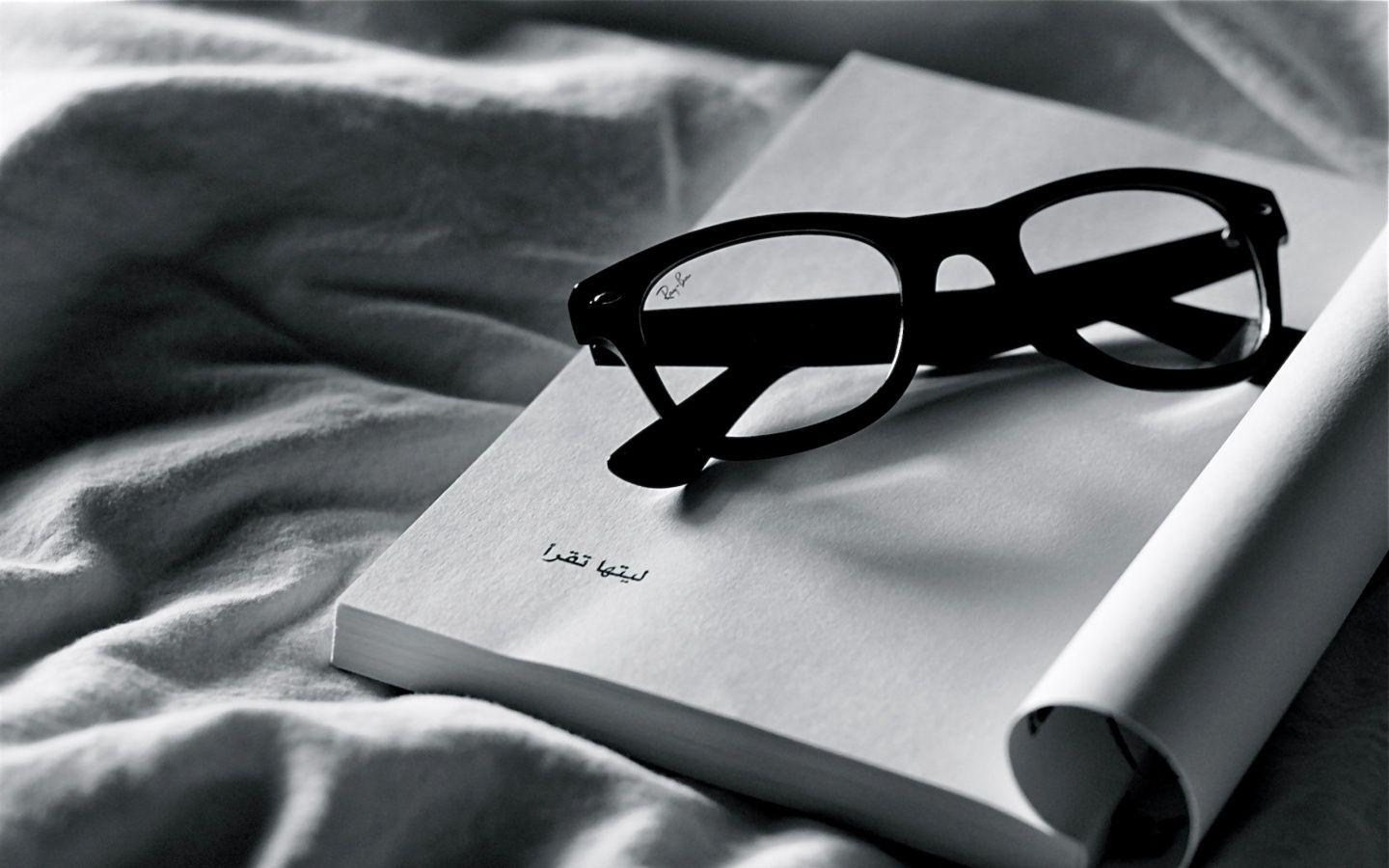 1440x900 beautiful iPad wallpaper for a book lover. Glasses, Reading glasses, Need this