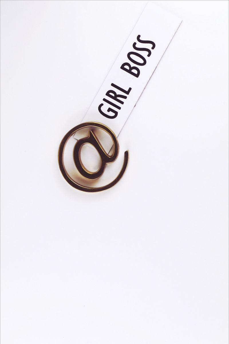 800x1200 Download wallpaper 800x1200 boss, girl, inscription, minimalism