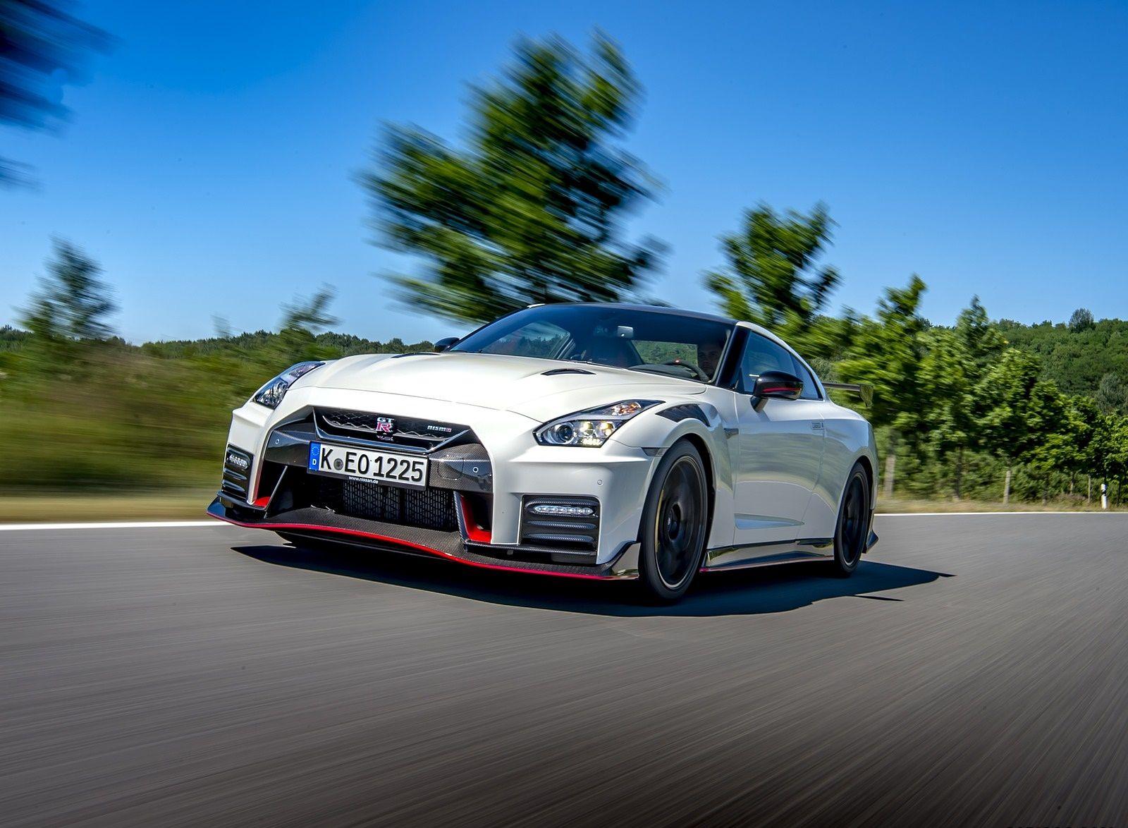1600x1174 Nissan GT R NISMO Wallpaper (HD Image)