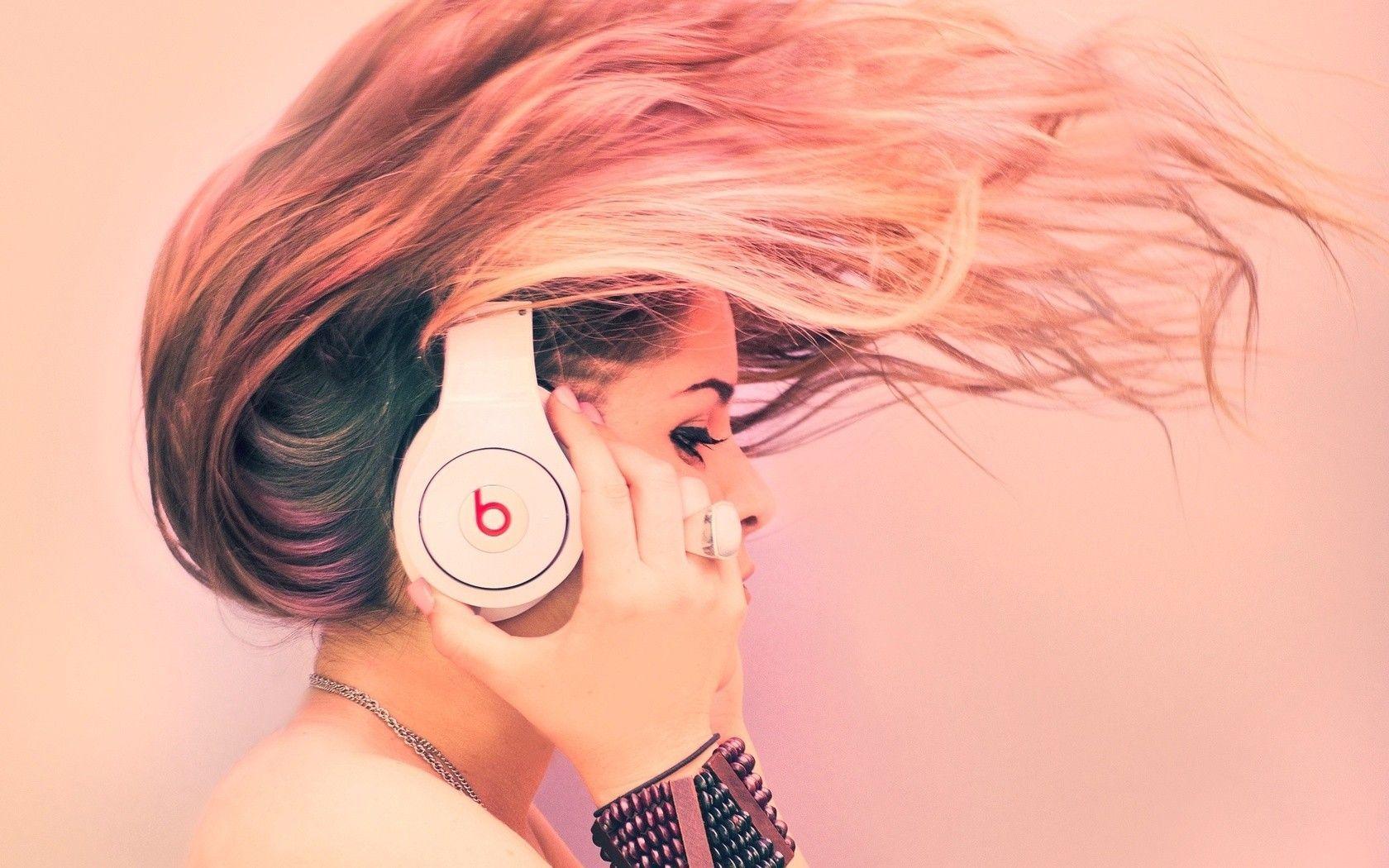 1680x1050 headphones brunettes women headphones girl beats pink background