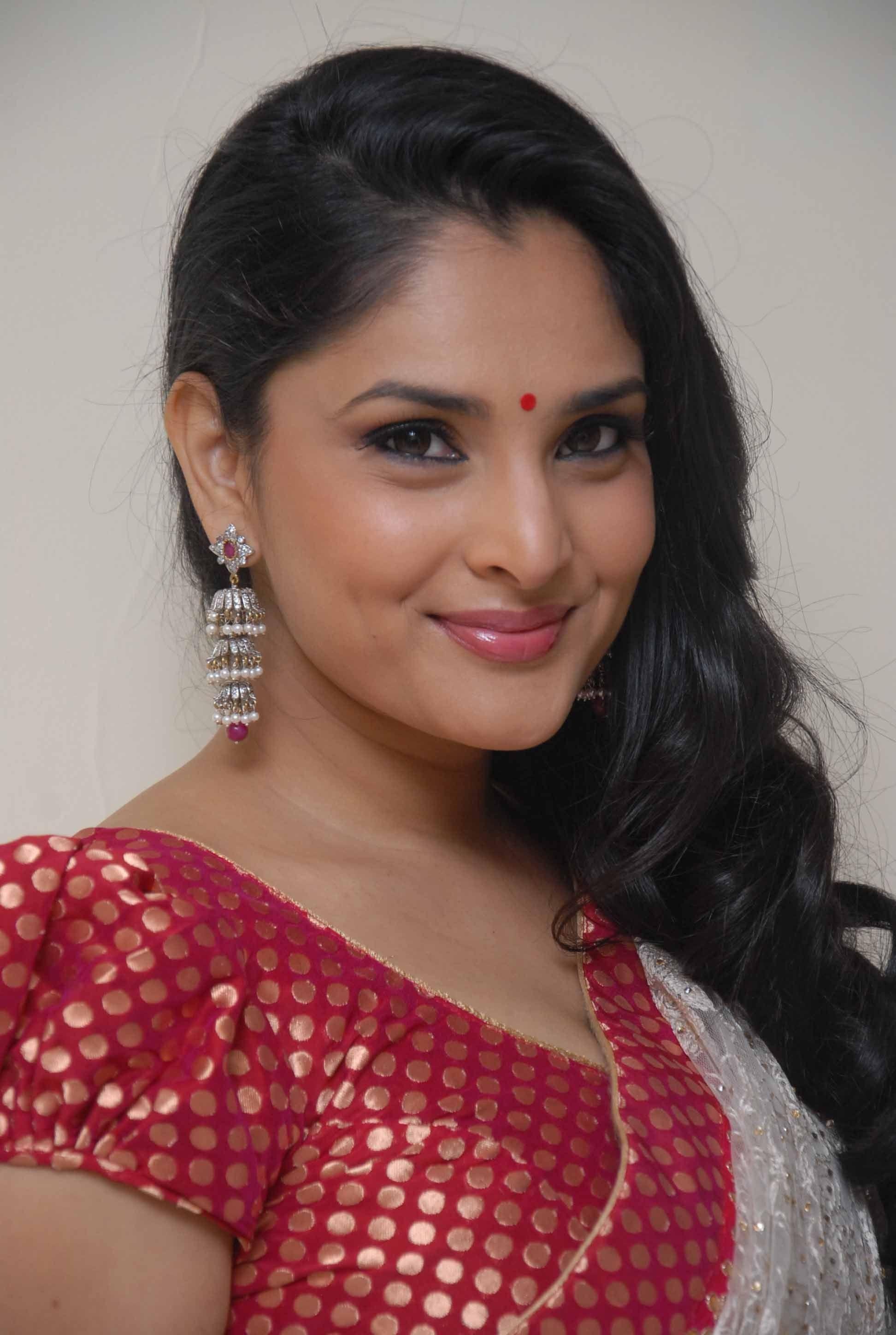 1944x2896 Very Cute And Pretty Photo Of Actress Ramya Divya Spandana
