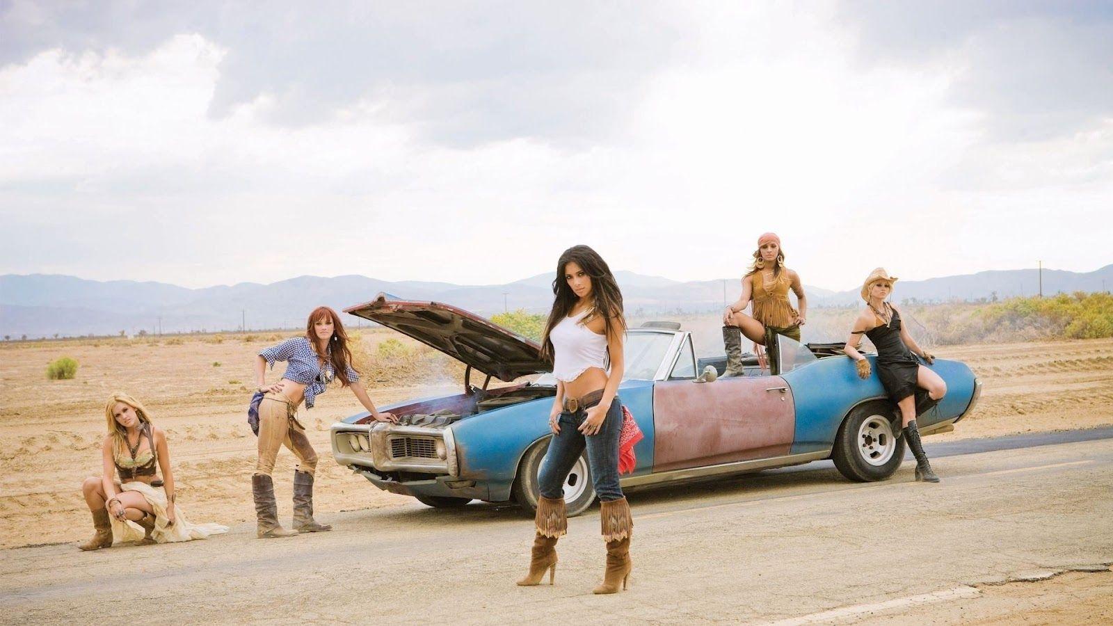 1600x900 HD Car Wallpaper: Pussycat Dolls Girls with an Old Broken Car
