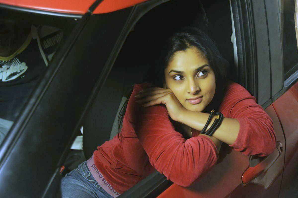 1200x798 Divya Spandana