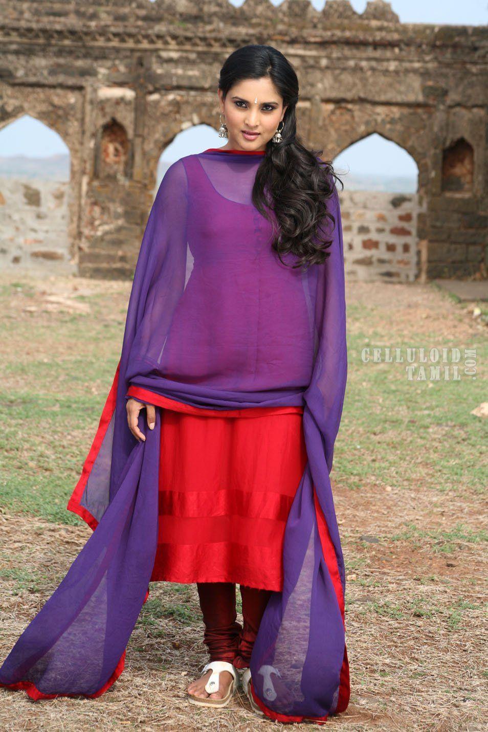 954x1431 Divya Spandana