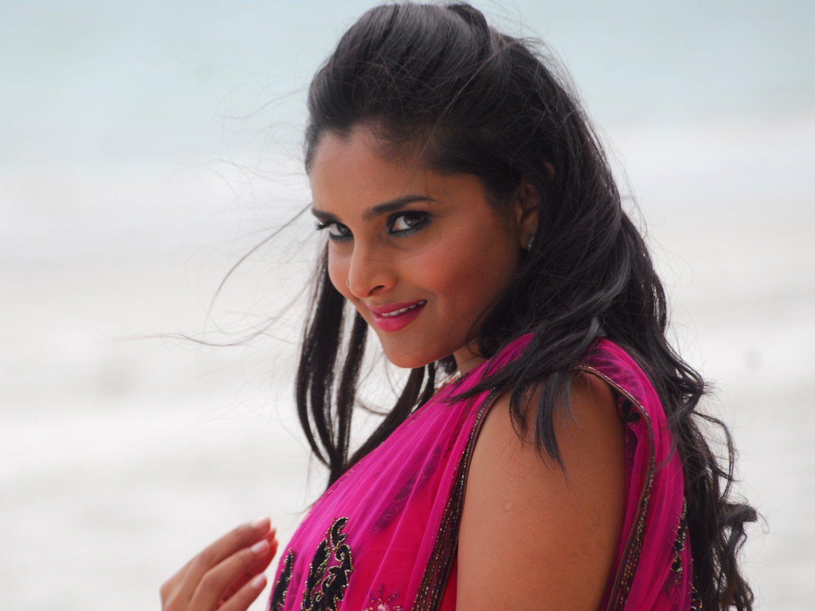1600x1200 DIVYA SPANDANA ramya indian actress babe (4) wallpaperx1200