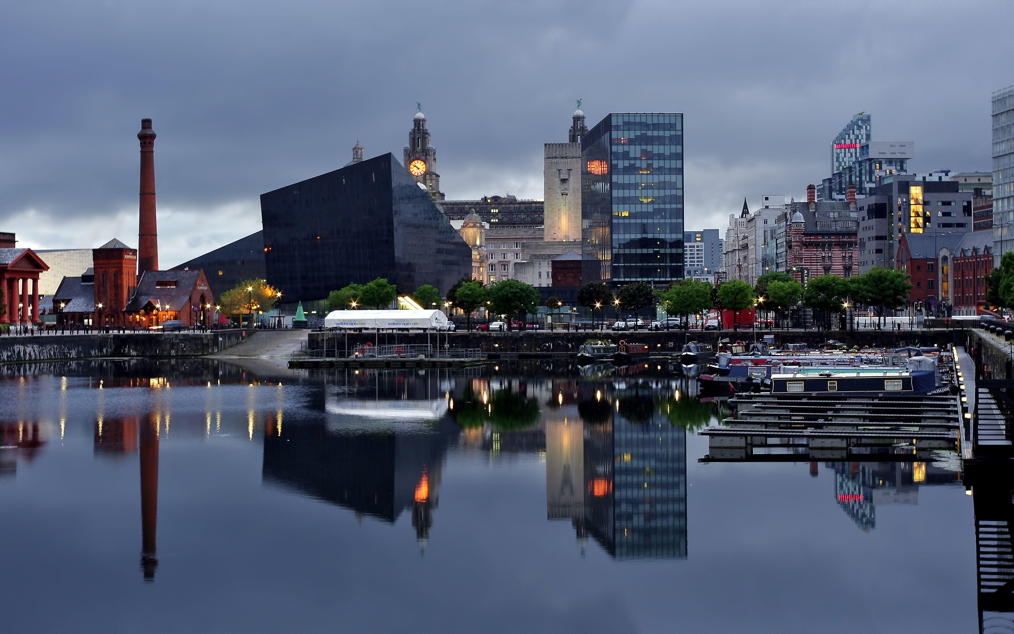 3840x2400 Liverpool City in the evening, England wallpaper and image