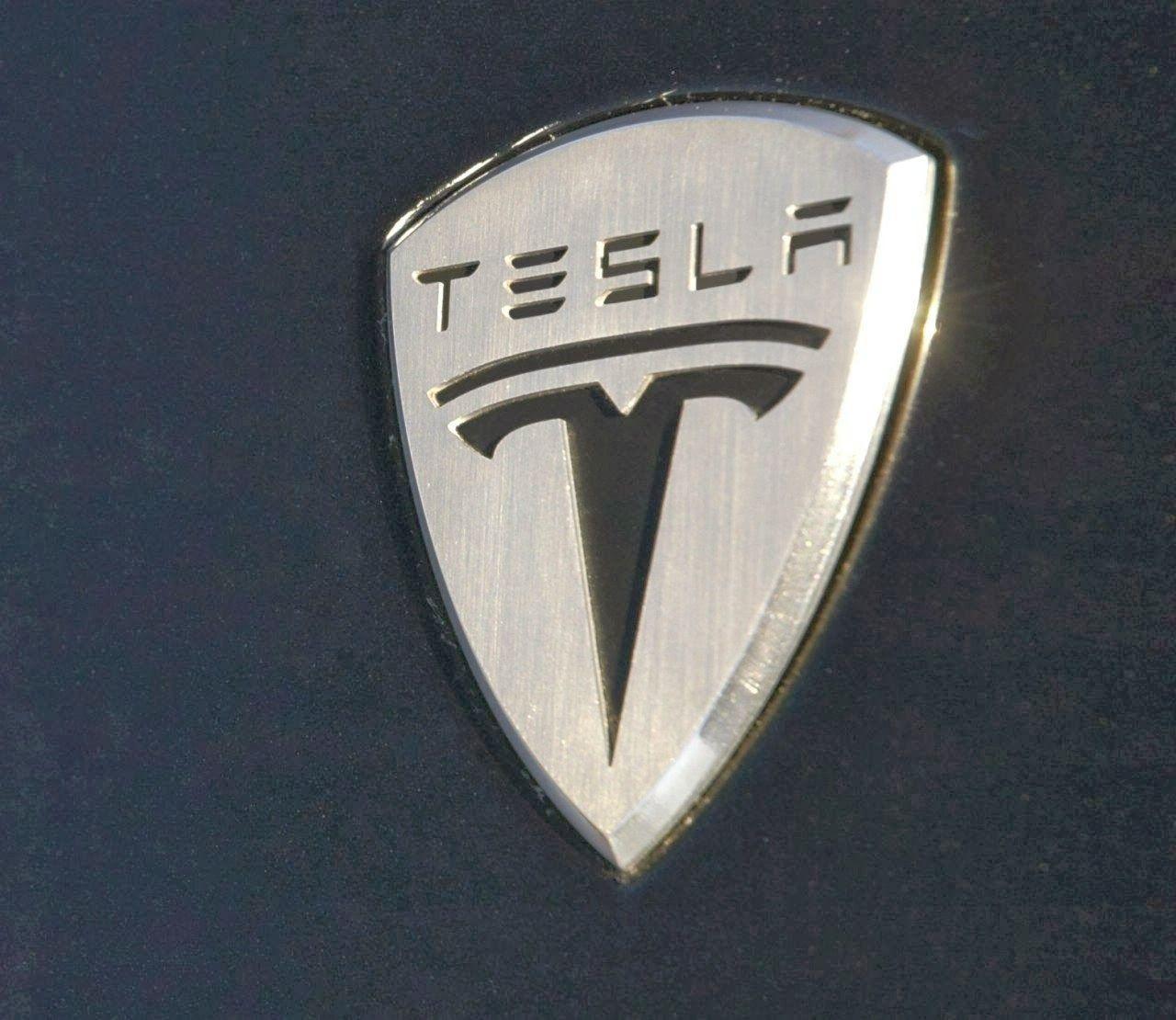 Tesla Logo Hd Iphone Wallpapers Top Free Tesla Logo Hd Iphone Backgrounds Wallpaperaccess