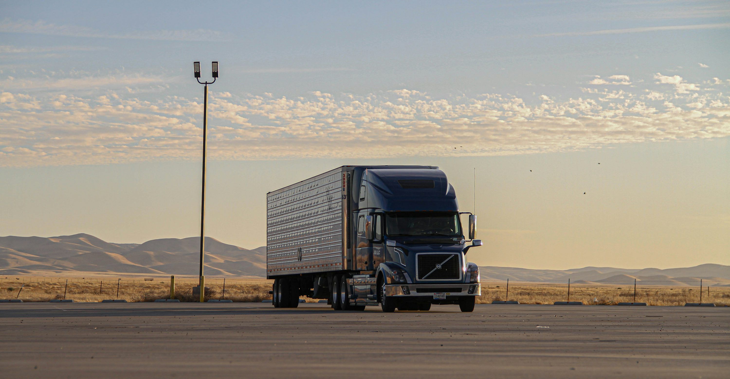 3000x1558 Box Truck Picture. Download Free Image