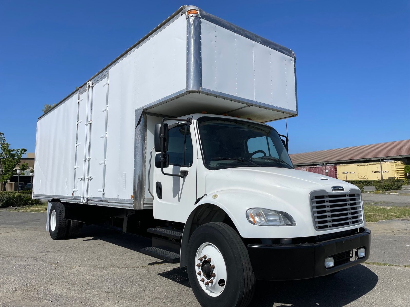 1600x1200 Freightliner M2 106. Globe Truck Center