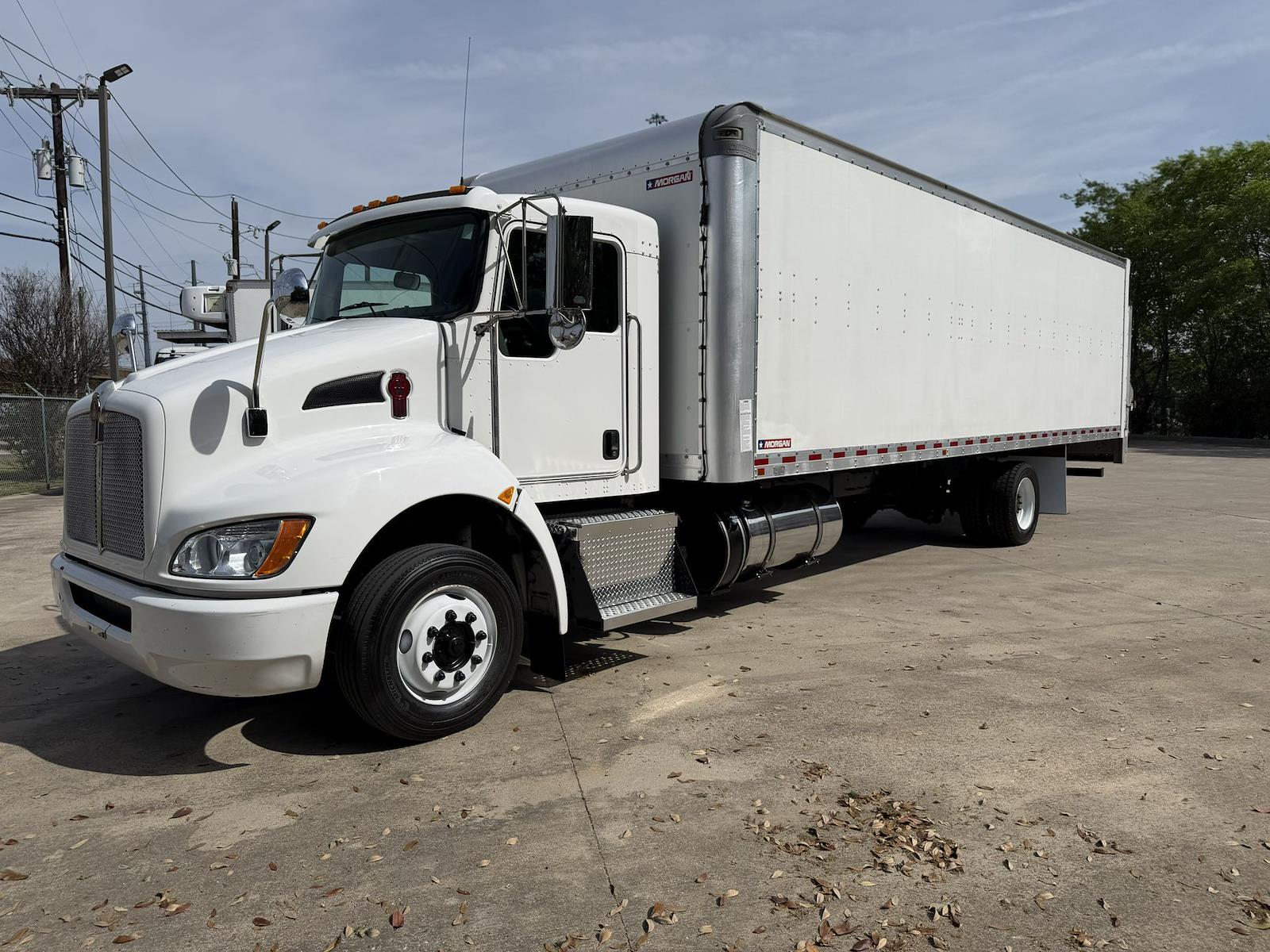 1600x1200 Box Trucks near Fort Worth, Texas