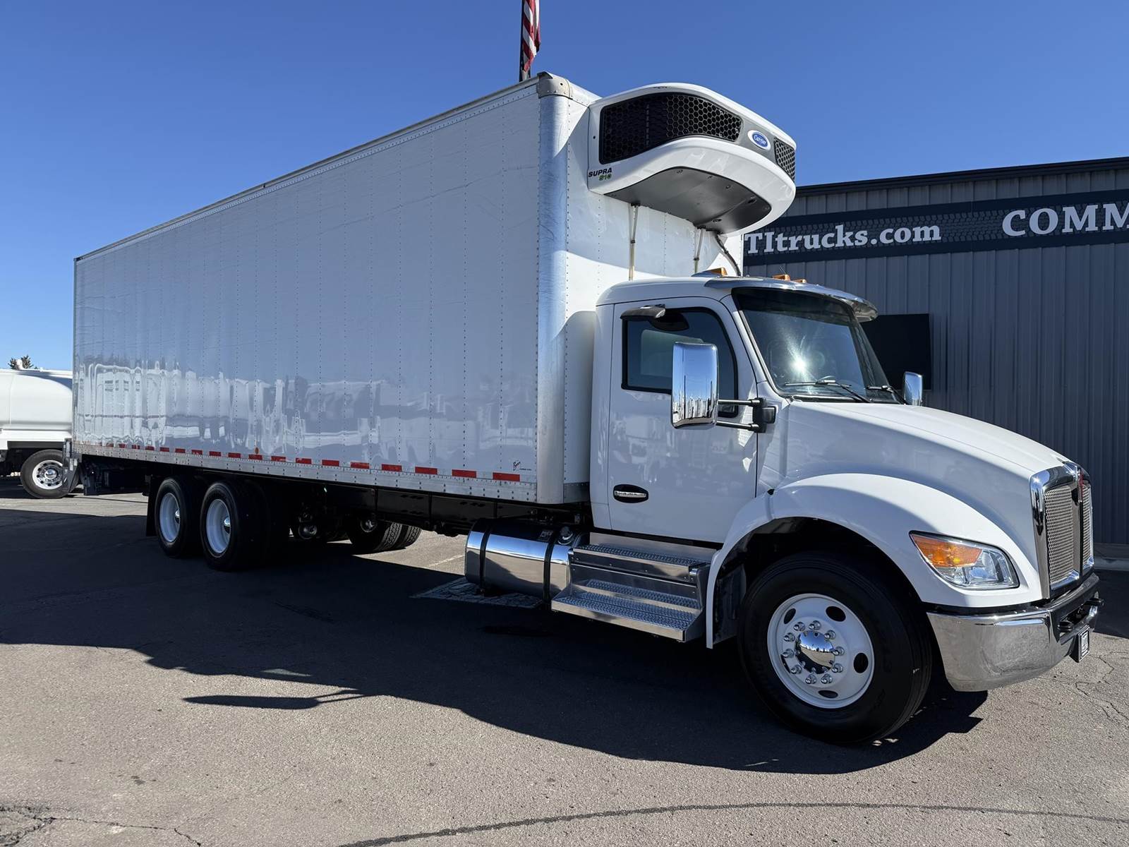 1600x1200 Kenworth T480 32 ft Box Truck, 5 Speed Automatic, Liftgate, 138 Hours. Denver, COD