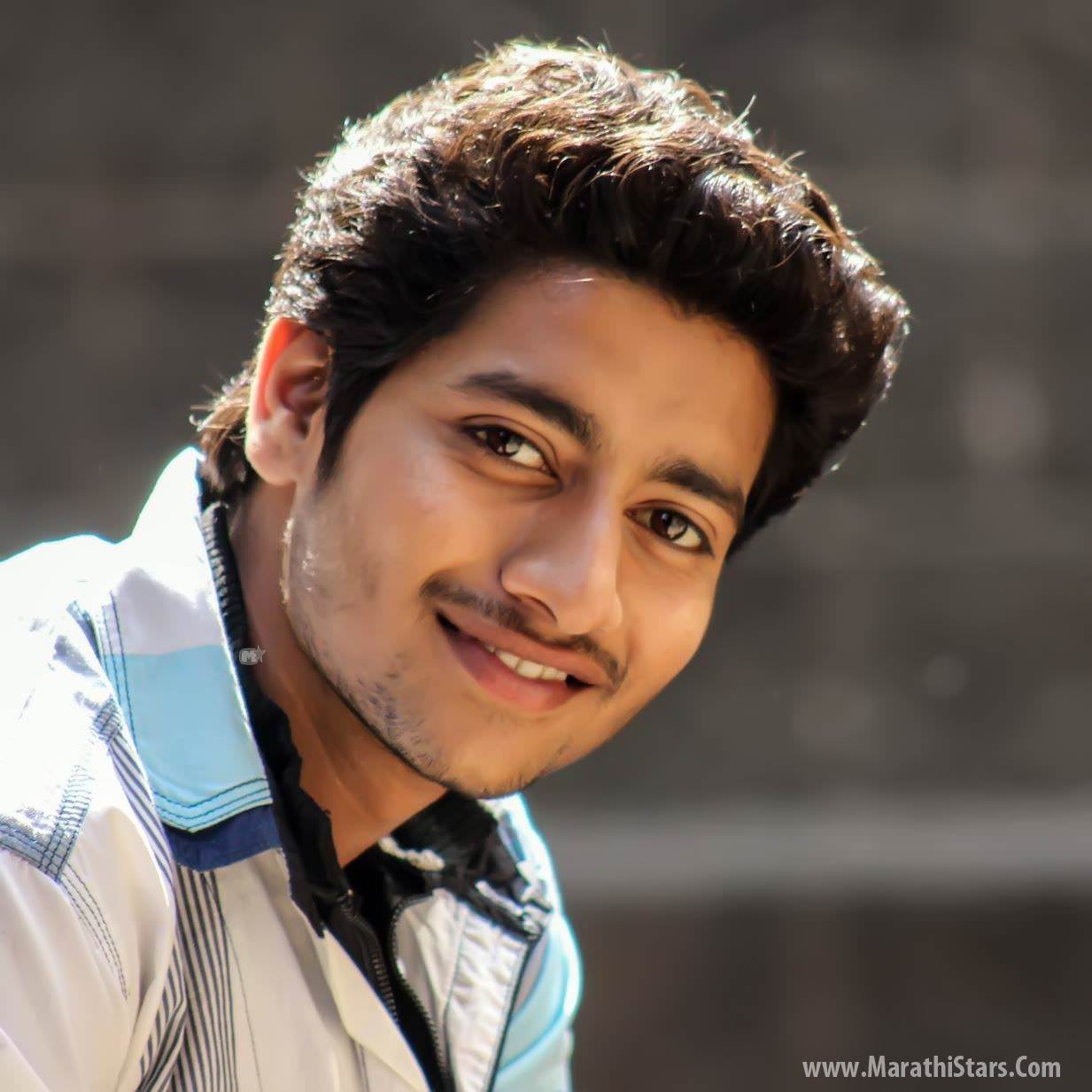 1233x1233 Akash Thosar Sairat Movie Actor Photo Biography Image Wiki Wallpaper