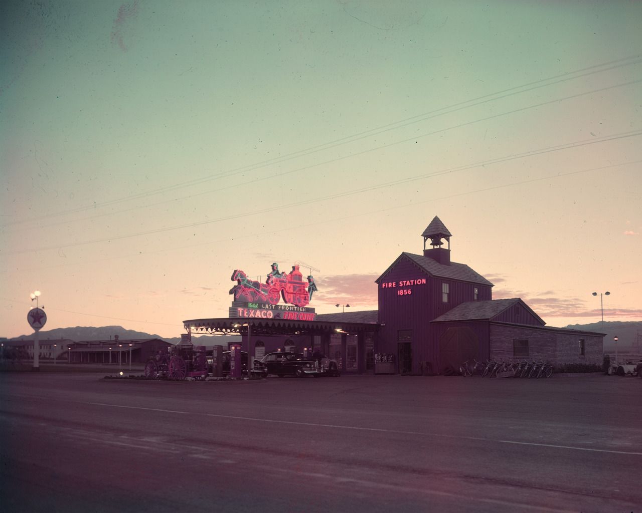1280x1024 Texaco Fire Chief, Las Vegas Strip, 1947 The. Vintage Las Vegas