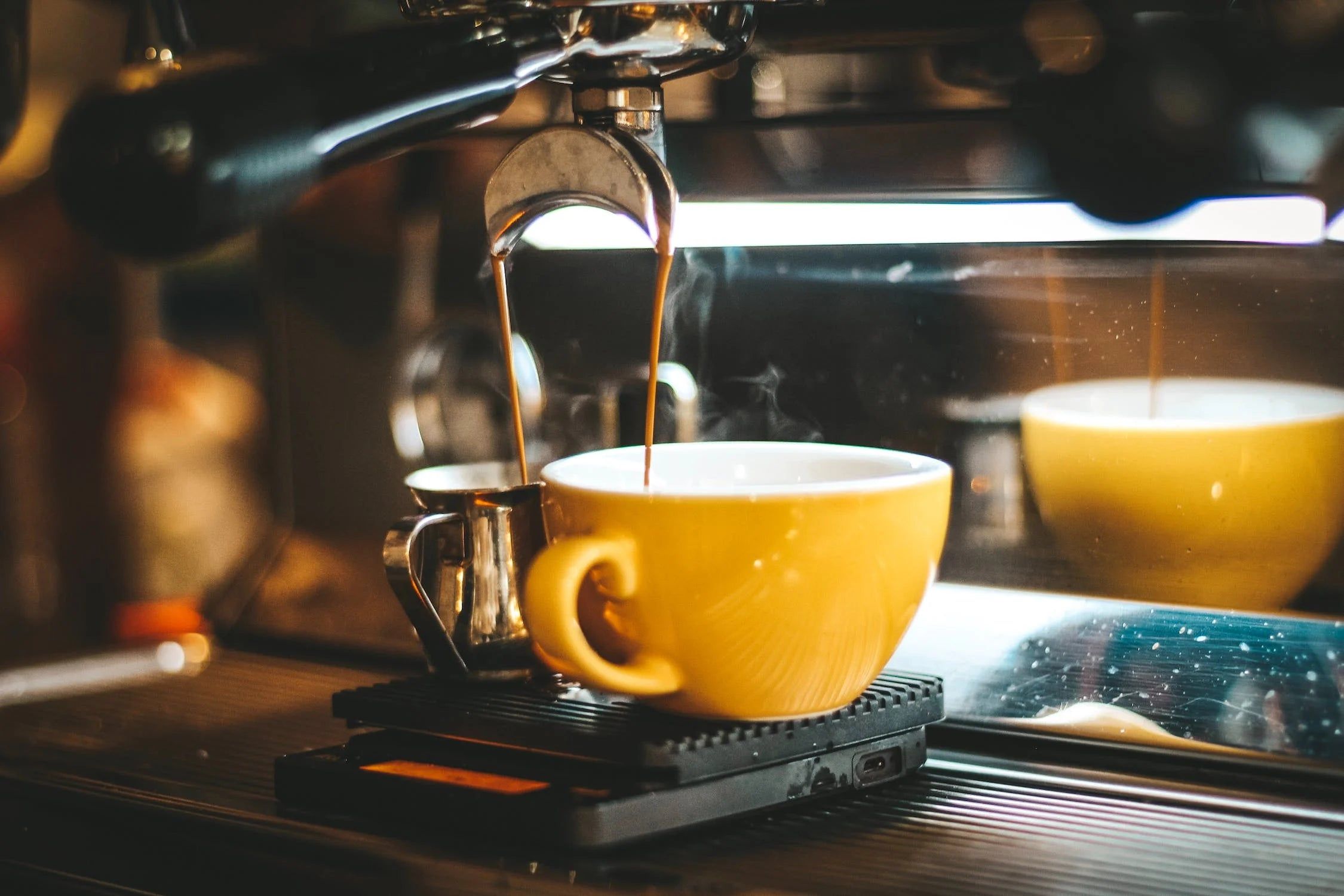 2250x1500 The Benefits of Using a Coffee Machine Compared to Manual Brewing Methods