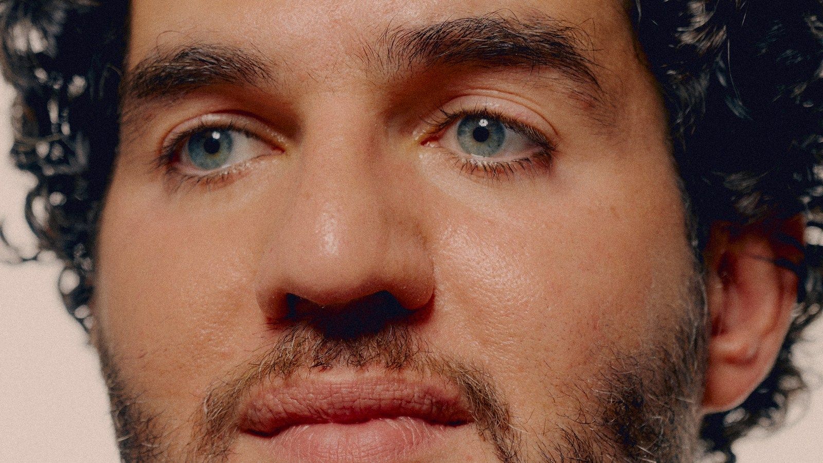 1600x900 Benny Safdie on Directing The Smashing Machine, Brother Josh, and More
