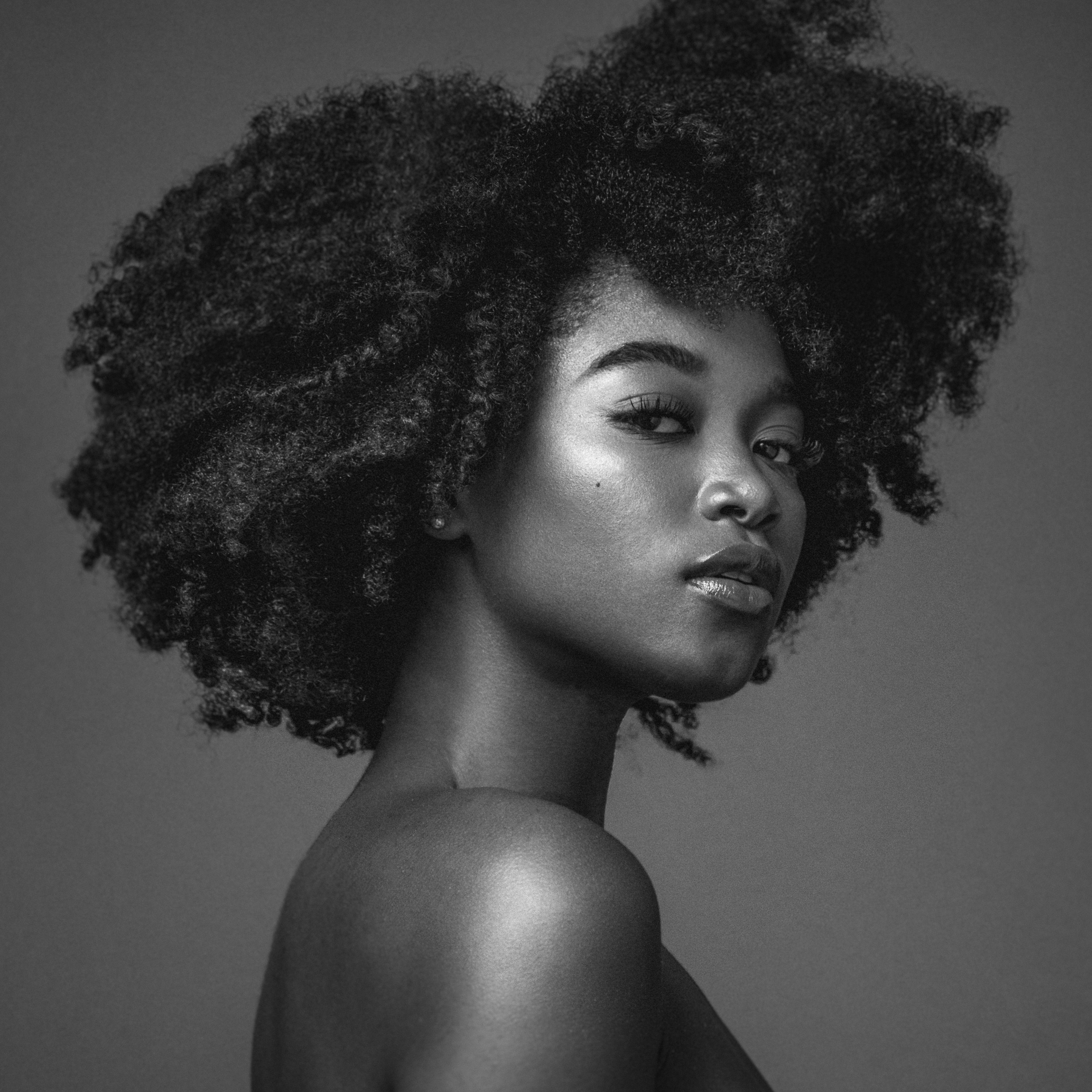 3898x3898 Black Woman Wallpaper