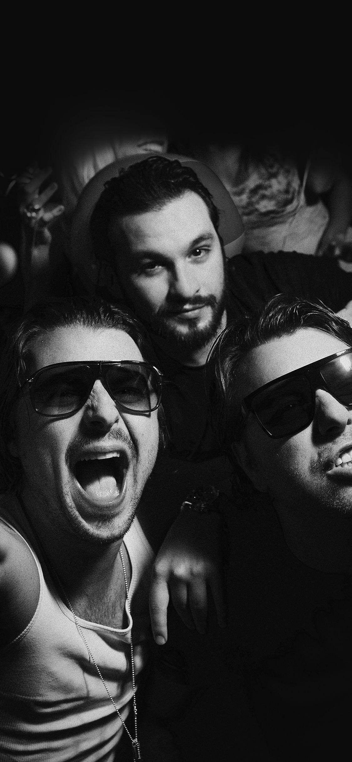 1125x2436 Swedish House Mafia Dj Having Fun Music
