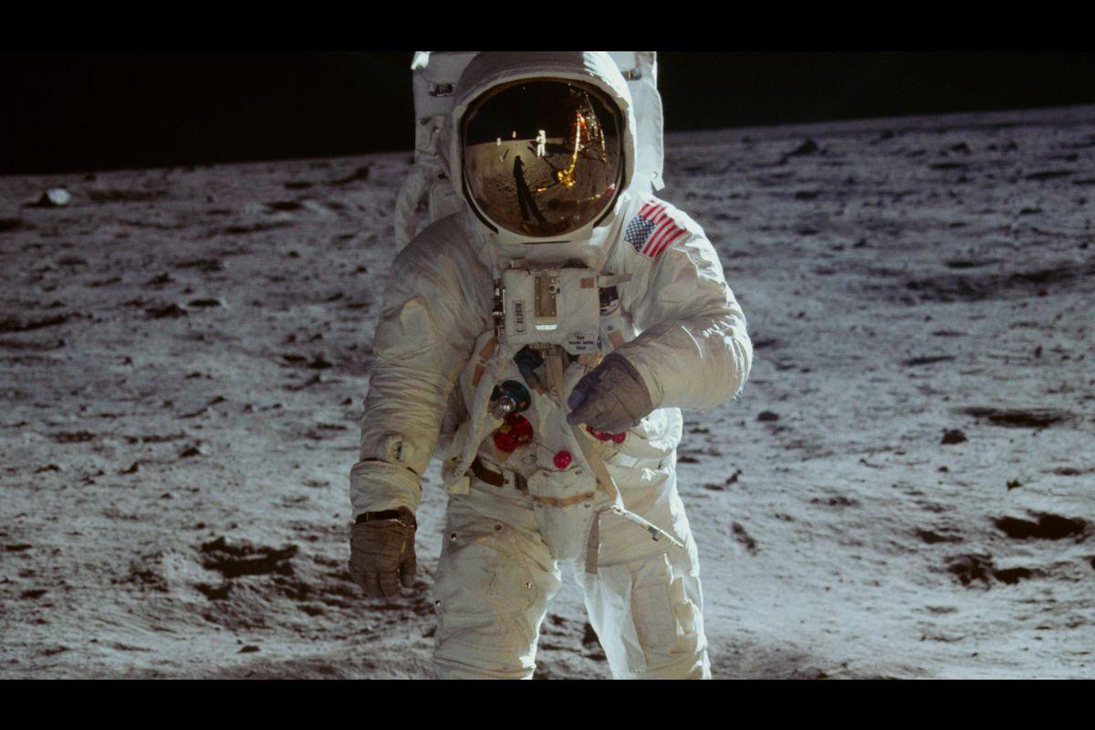 1200x800 Apollo 11 review: a truly stunning new way to see the moon landing