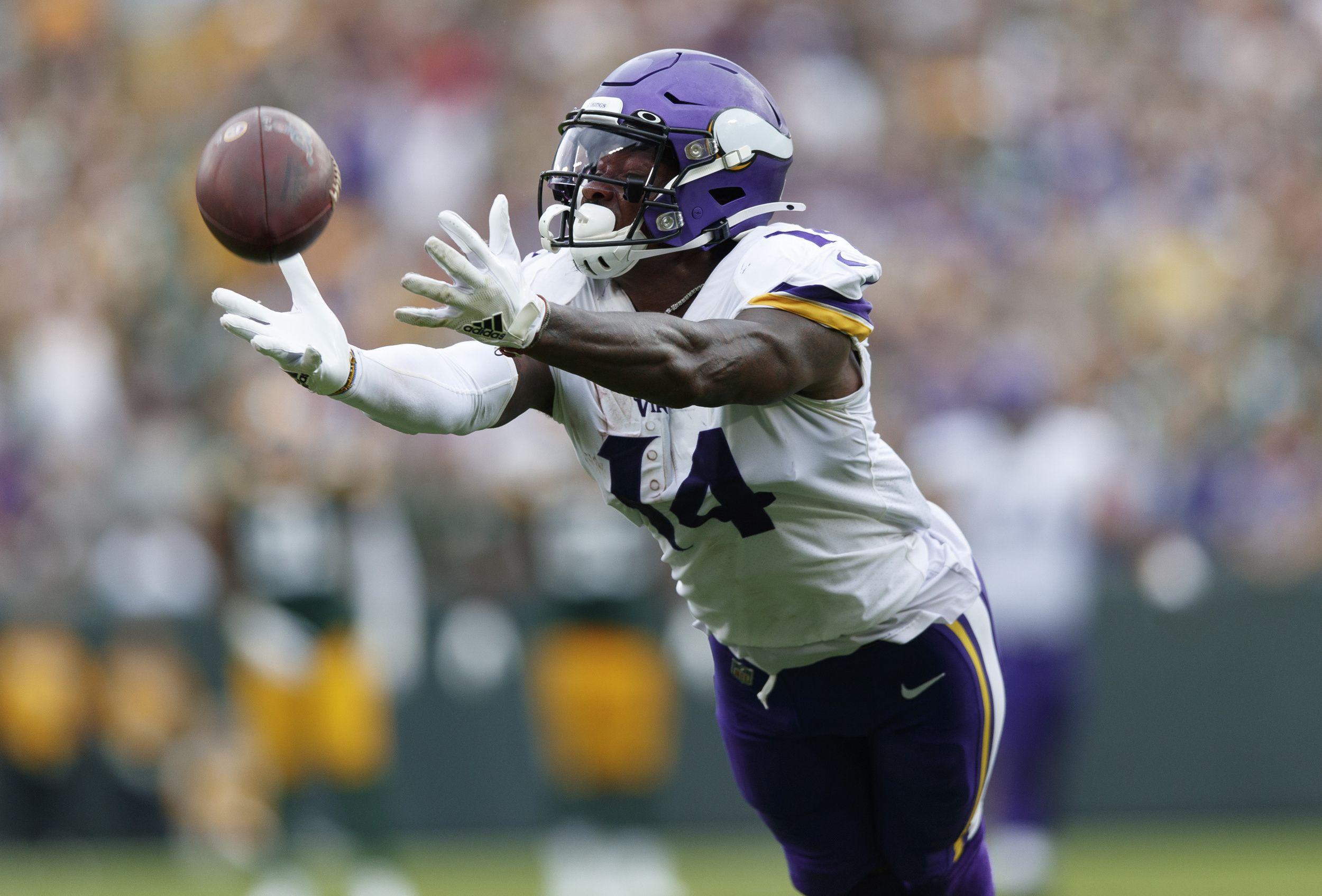 2500x1695 A Football Player Wearing A Helmet Diggs