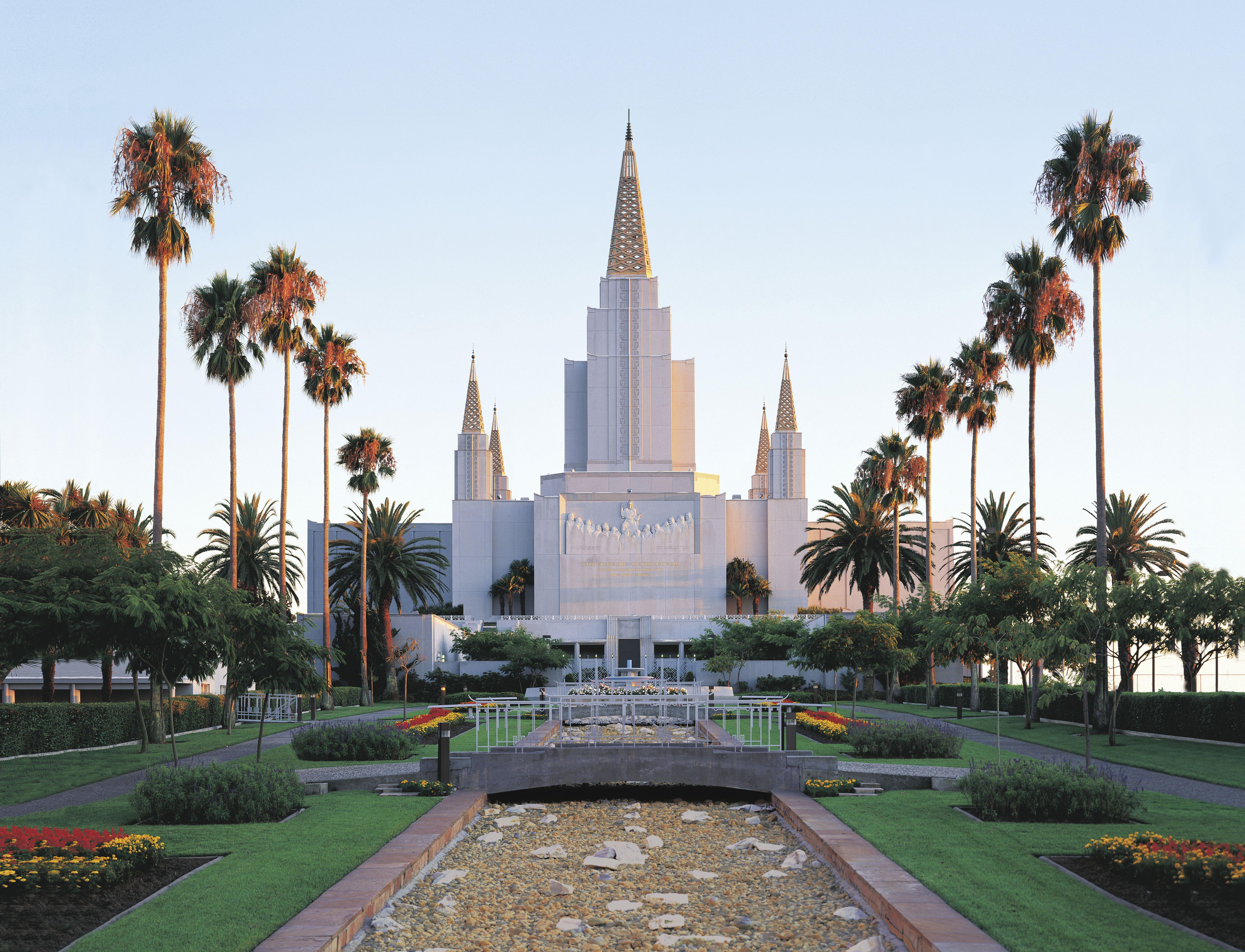 6685x5114 Oakland California Temple
