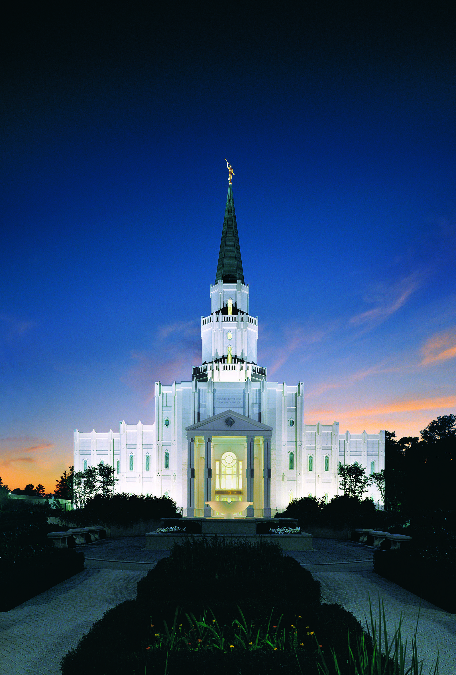 1600x2369 Mormon Temples Wallpaper