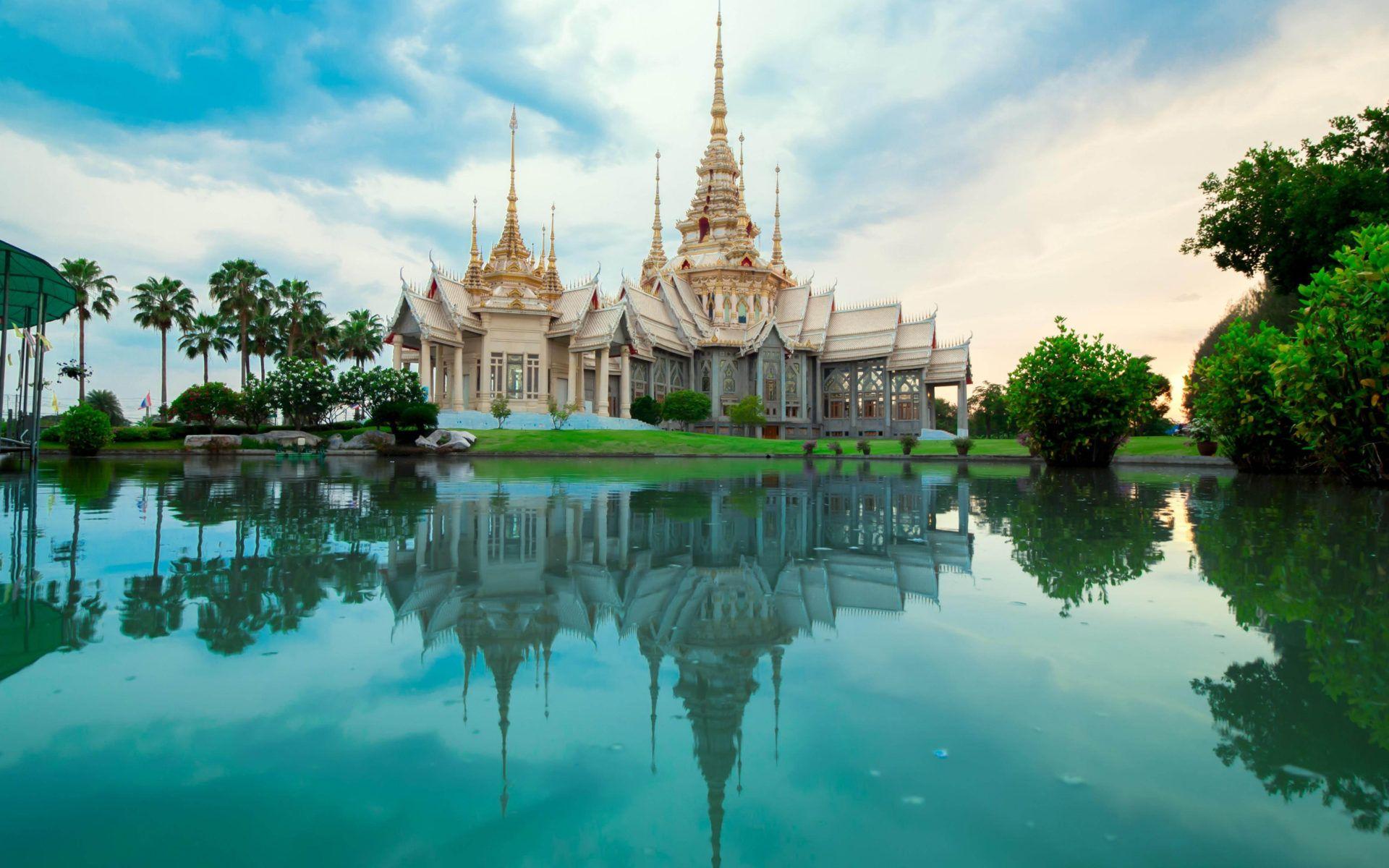 1920x1200 Wat Mahawiharn Buddhist Temple In Mittraphap Thailand 4k Ultra HD