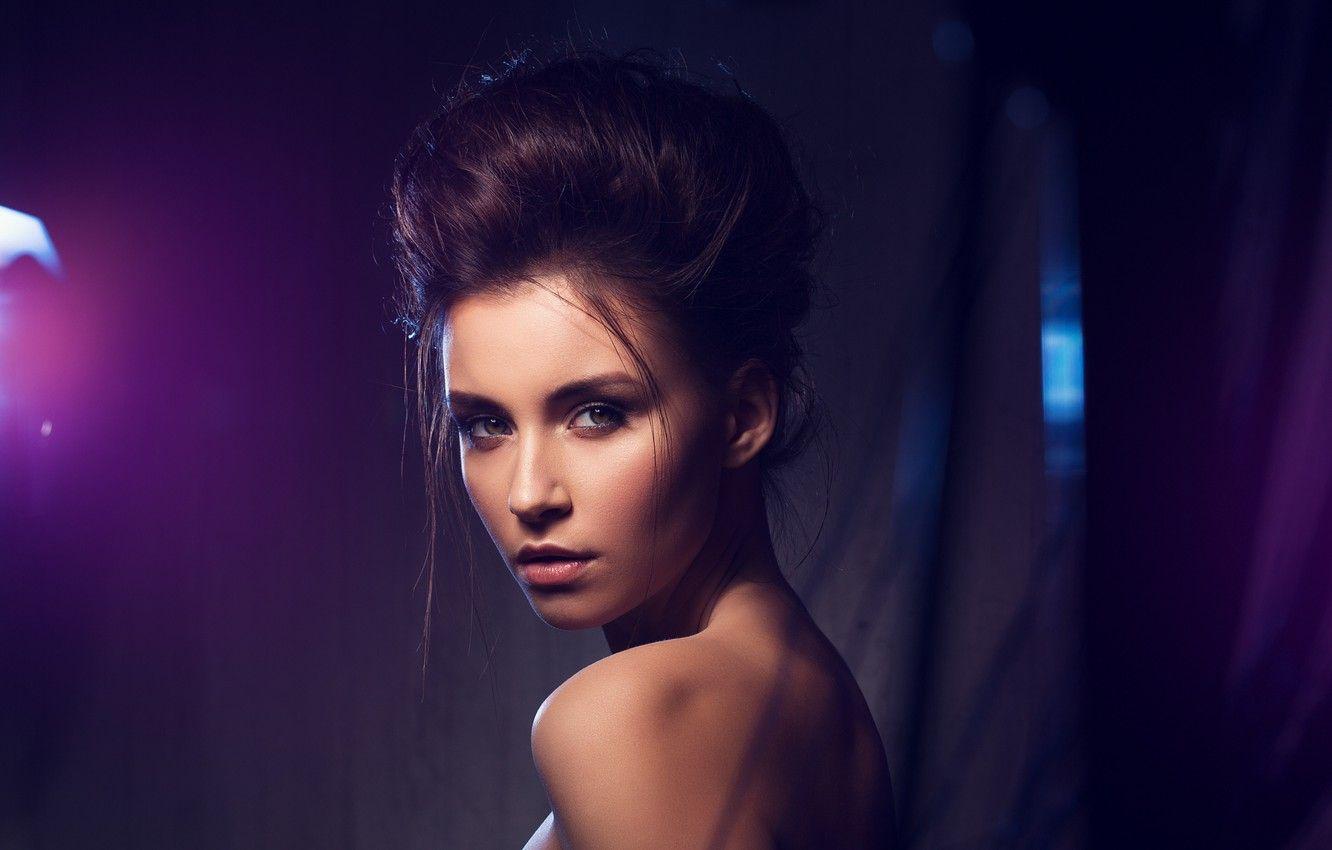 1332x850 Wallpaper Girl, Light, Beautiful, Model, Blue, Style, Beauty, Eyes