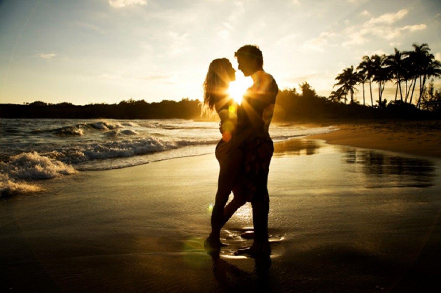 1500x996 Picture For You To Share: Romantic couple in beach and sunset HD
