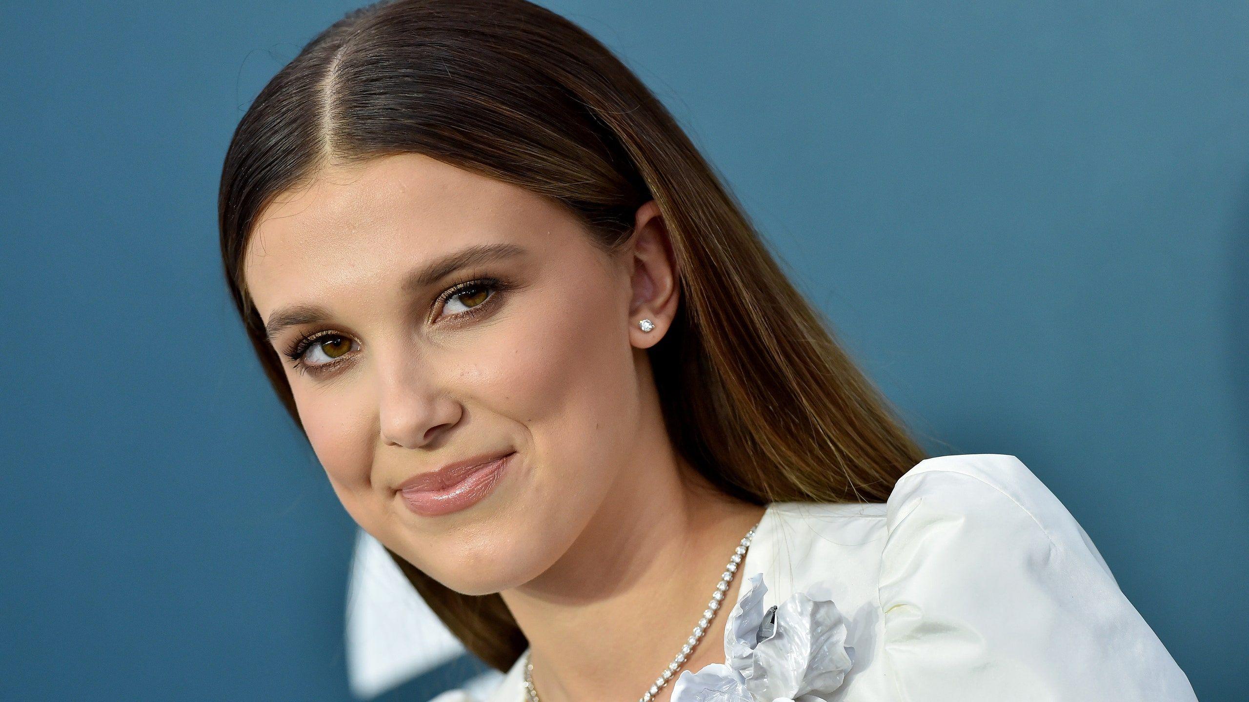 2560x1440 Millie Bobby Brown Said She Gets Frustrated By Online Harassment