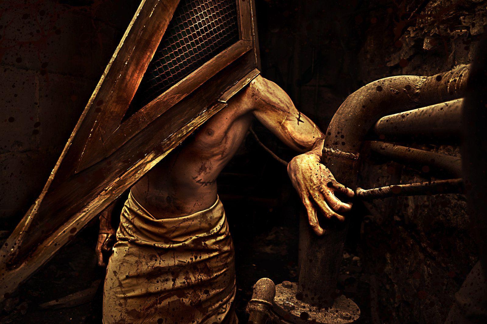 1600x1063 Pyramid Head (Cosplay) Games Fan Art