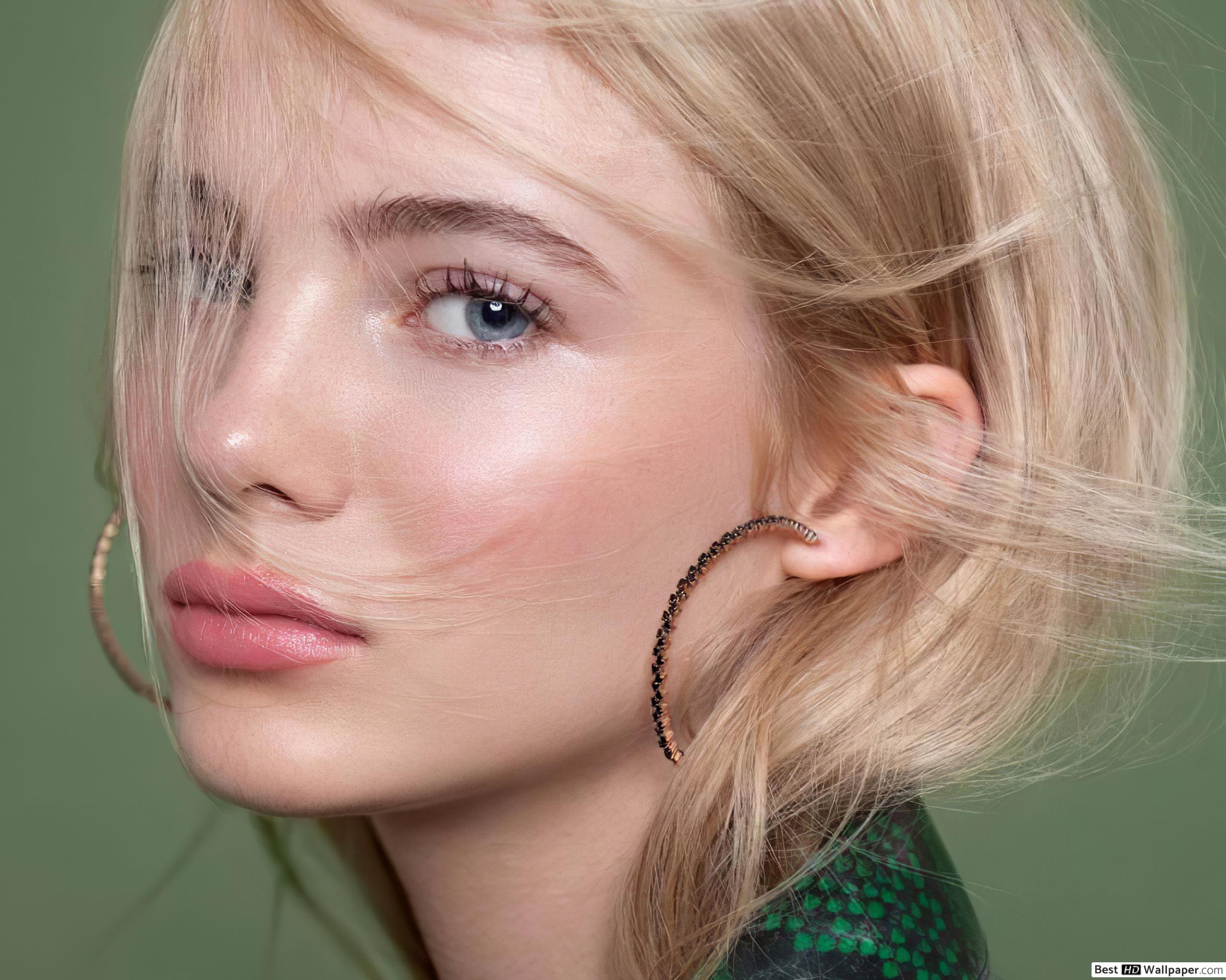 2560x2048 Blonde Freya Allan HD wallpaper download
