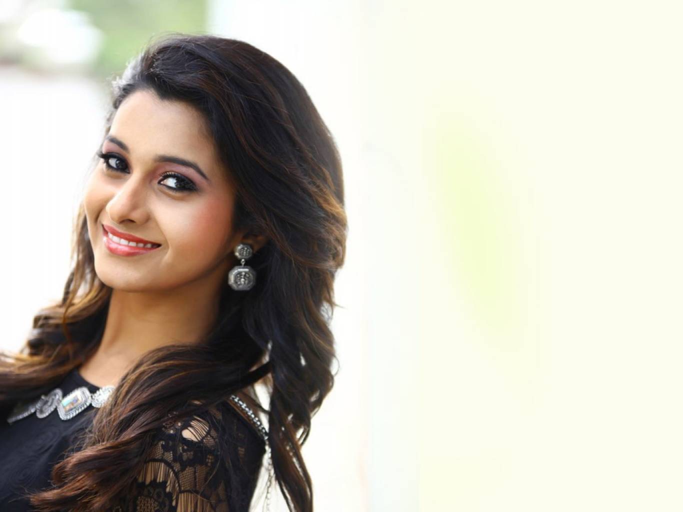 1366x1024 Priya Bhavani Shankar HD Wallpaper. Latest Priya Bhavani Shankar