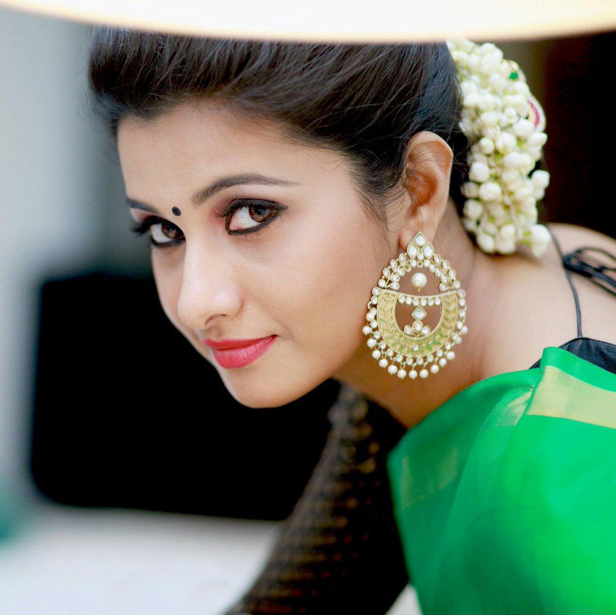1200x1199 Priya Bhavani Shankar Cute Picture And Image Collections