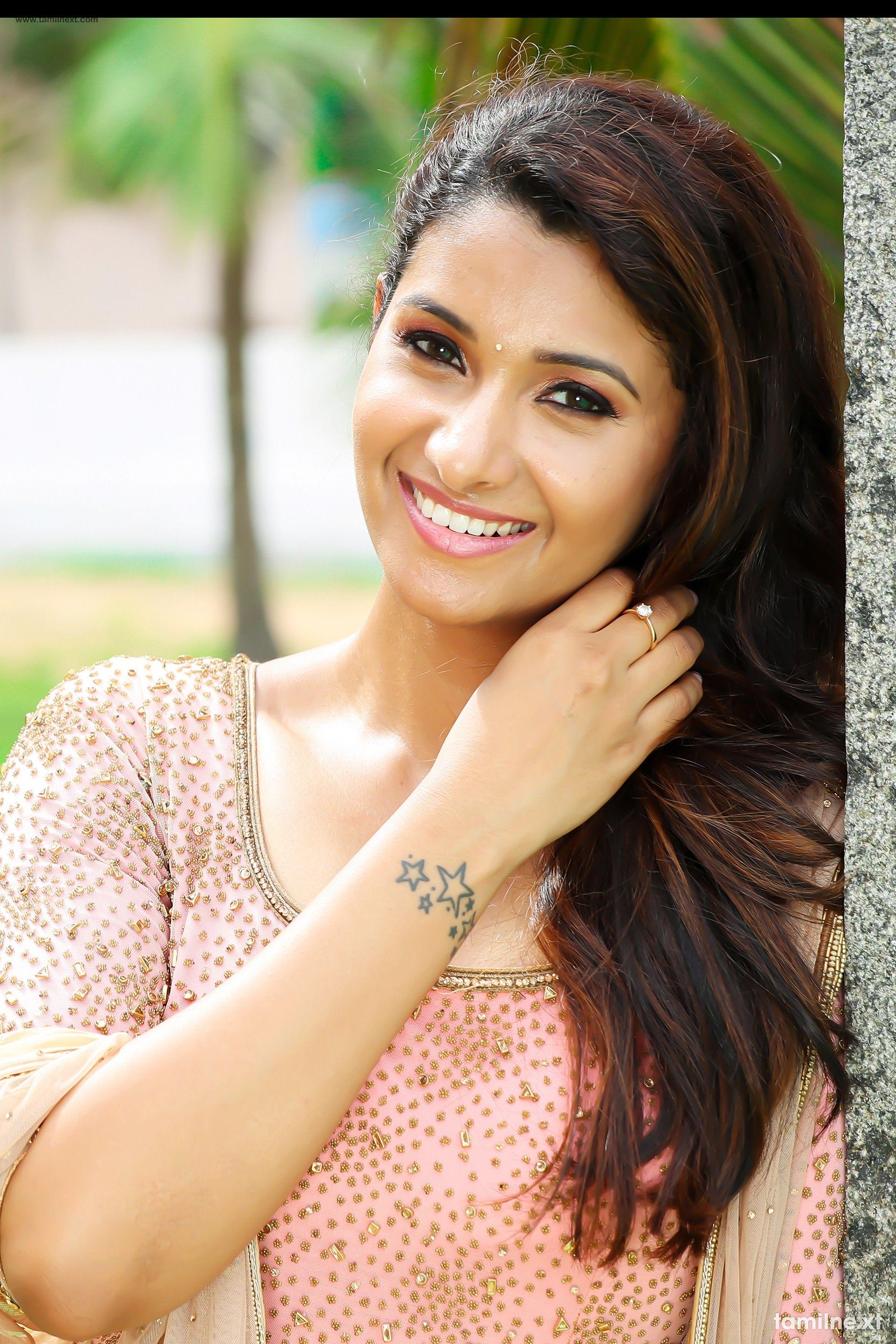 1920x2880 Actress Priya Bhavani Shankar HD Photos 5