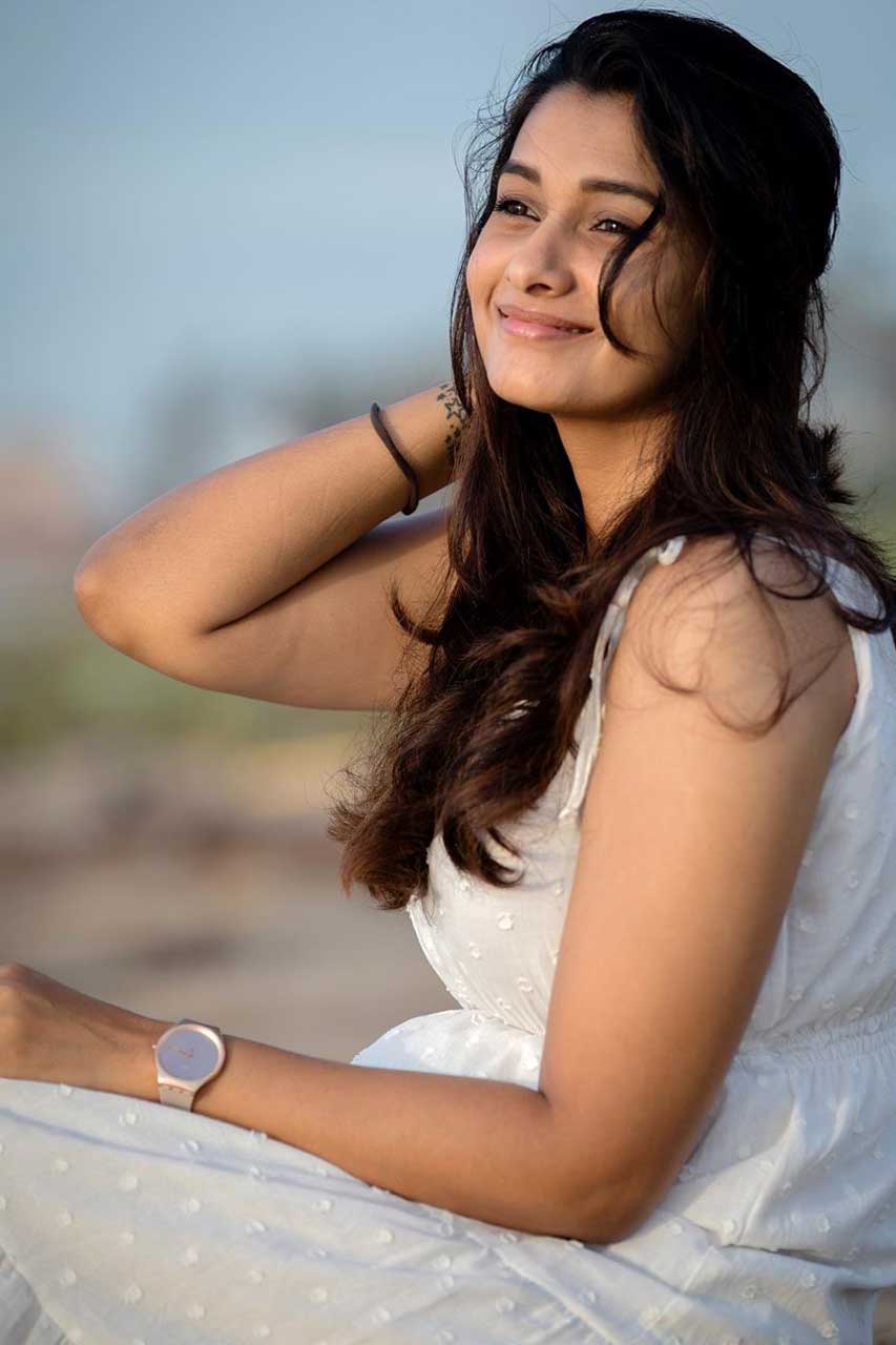 853x1280 Priya Bhavani Shankar- Photo Gallery