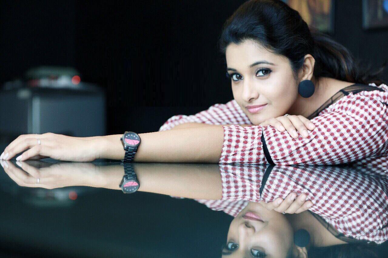 1280x853 Priya Bhavani Shankar Wiki, Biography, Age, Husband, Movies