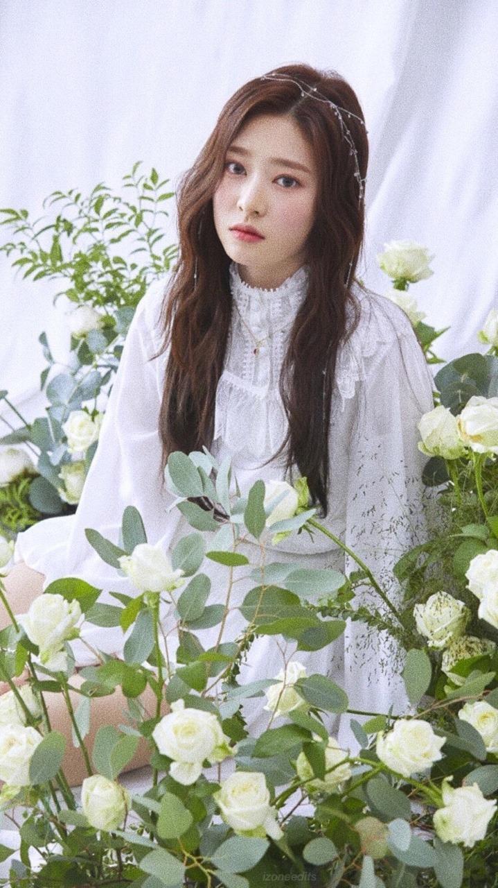 719x1280 Kim Minju Wallpaper