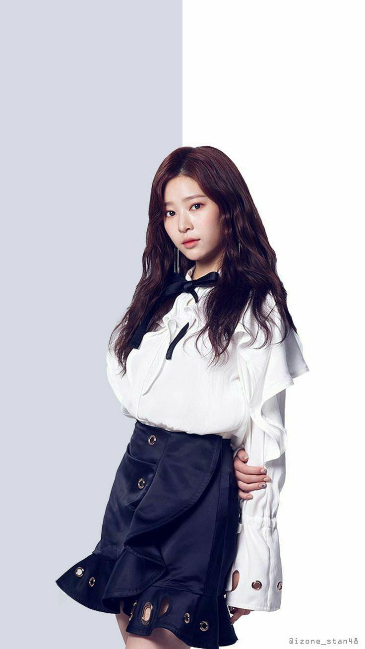 736x1308 Kim Minju / Kim Minjoo wallpaper