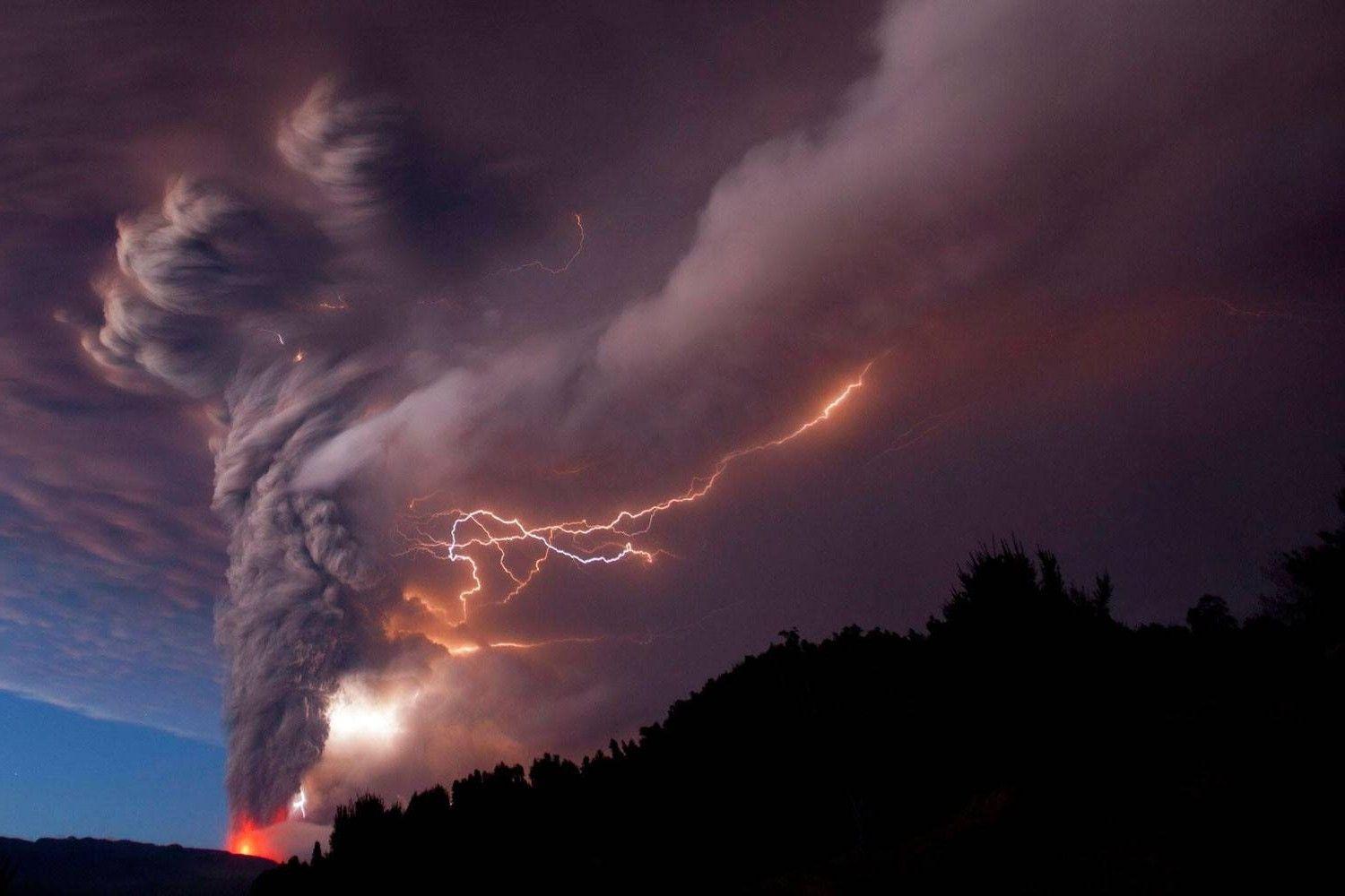 1500x1000 Volcanic Lightning Wallpaper on .