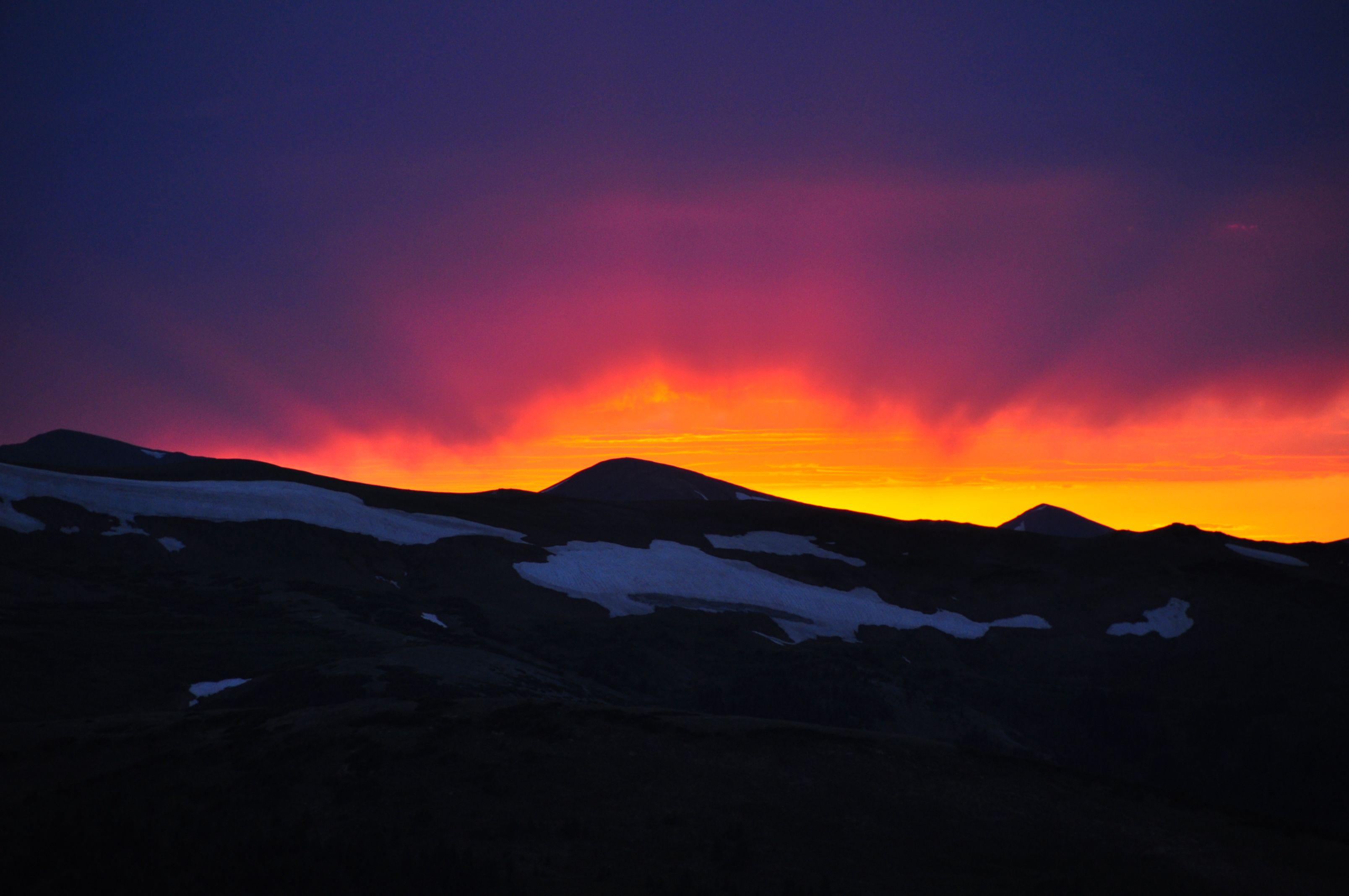 3216x2136 Mountains Sunset Wallpaper