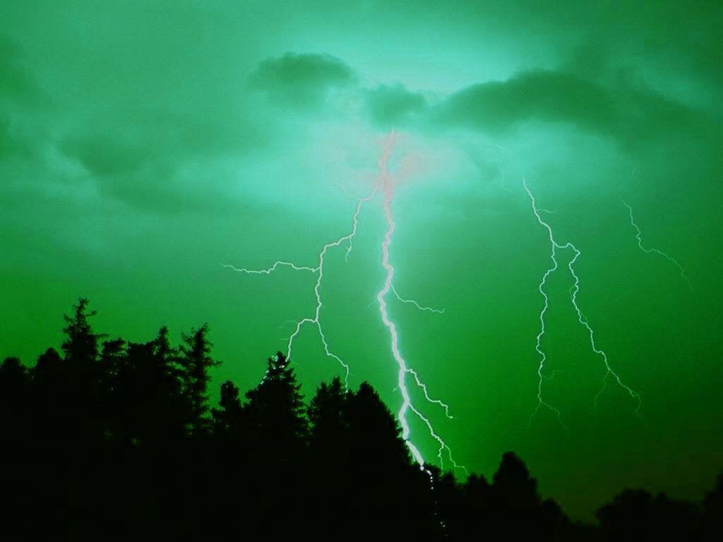 Green Lightning Wallpapers Top Free Green Lightning Backgrounds Wallpaperaccess