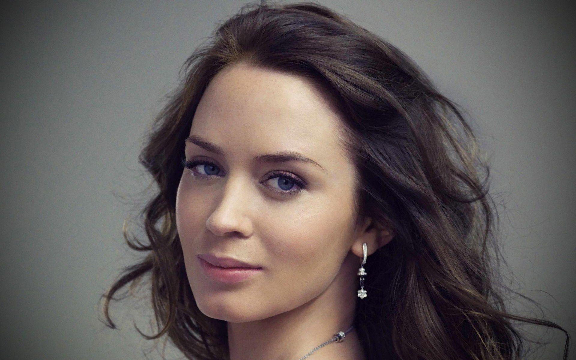 1920x1200 Emily Blunt Wallpaper Image Photo Picture Background