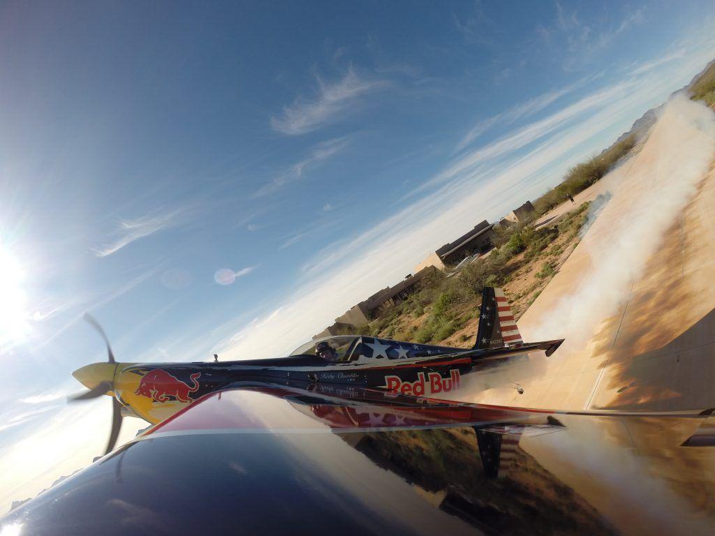 1024x768 Microsoft technology helps Red Bull Air Race pilot in race against
